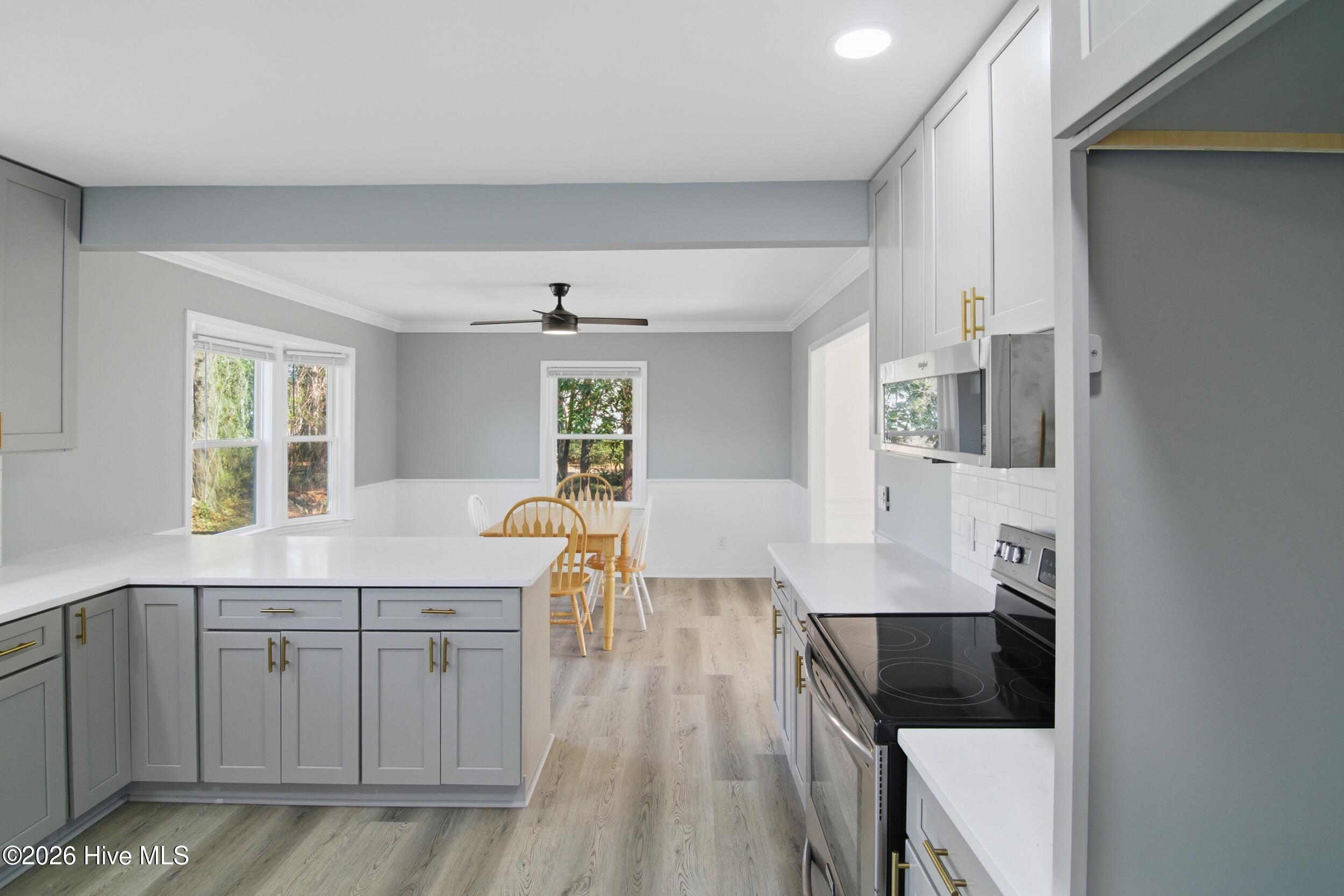 100553868 | Photo 32