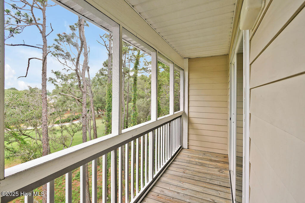 100554585 | Photo 30