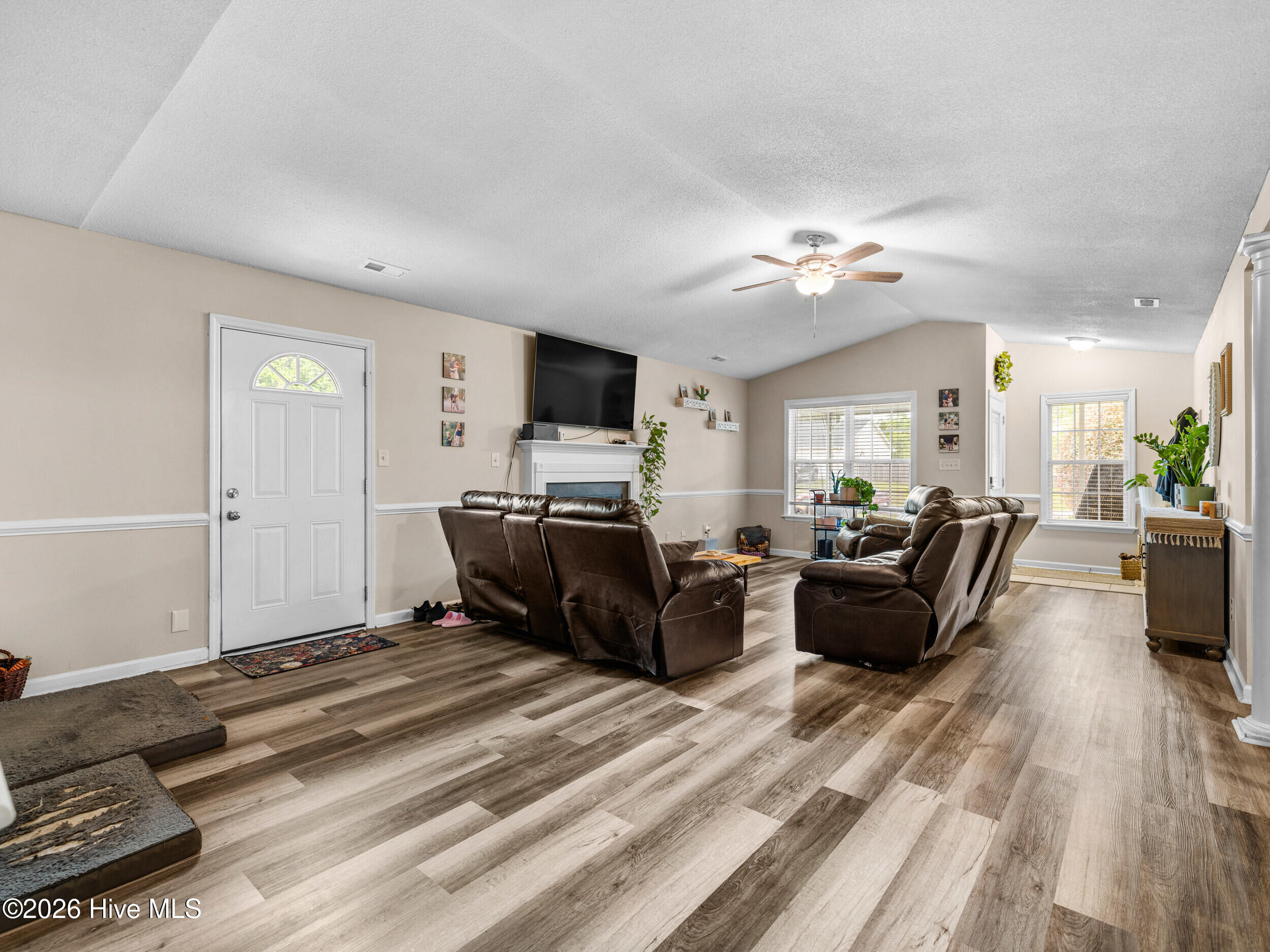 100567636 | Photo 11