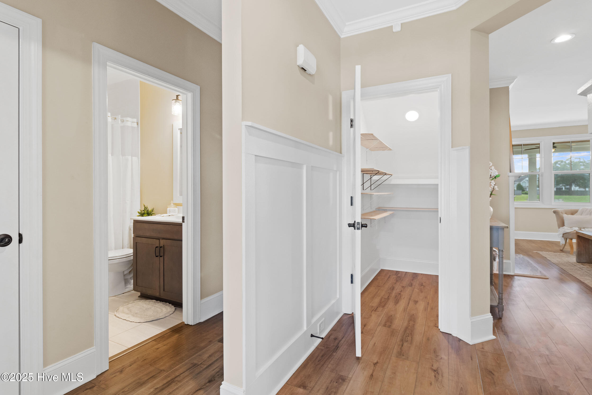 100528109 | Photo 27