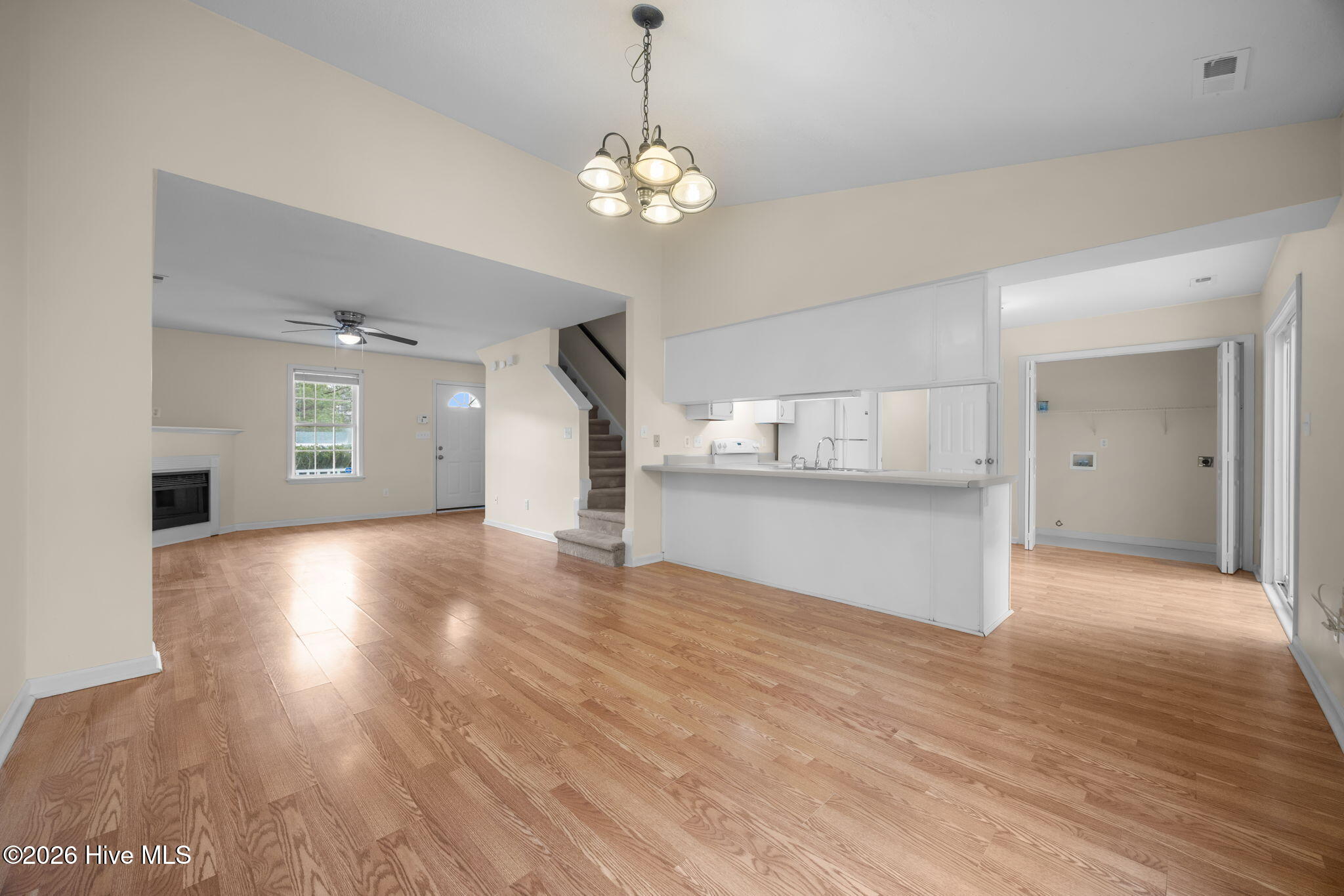 100549500 | Photo 15