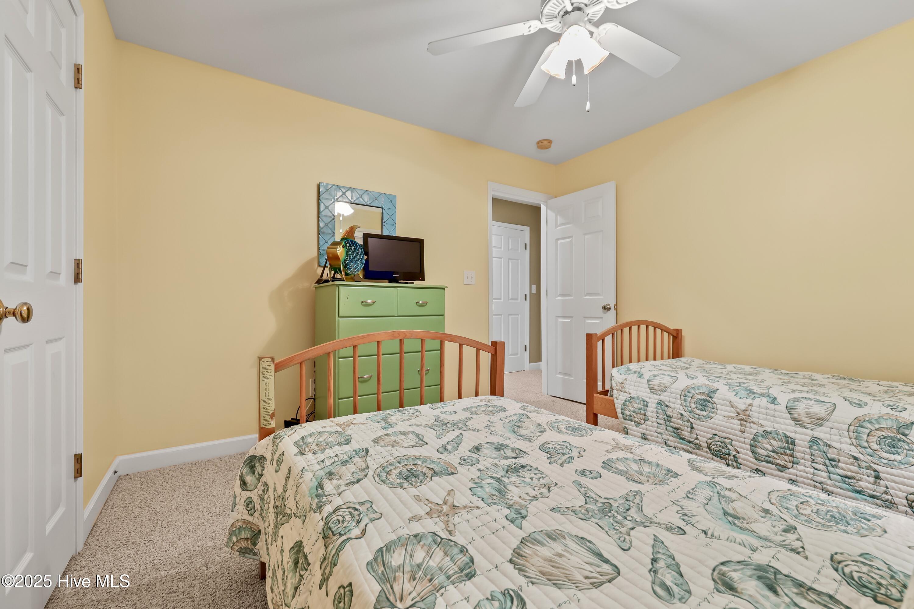 100495853 | Photo 43