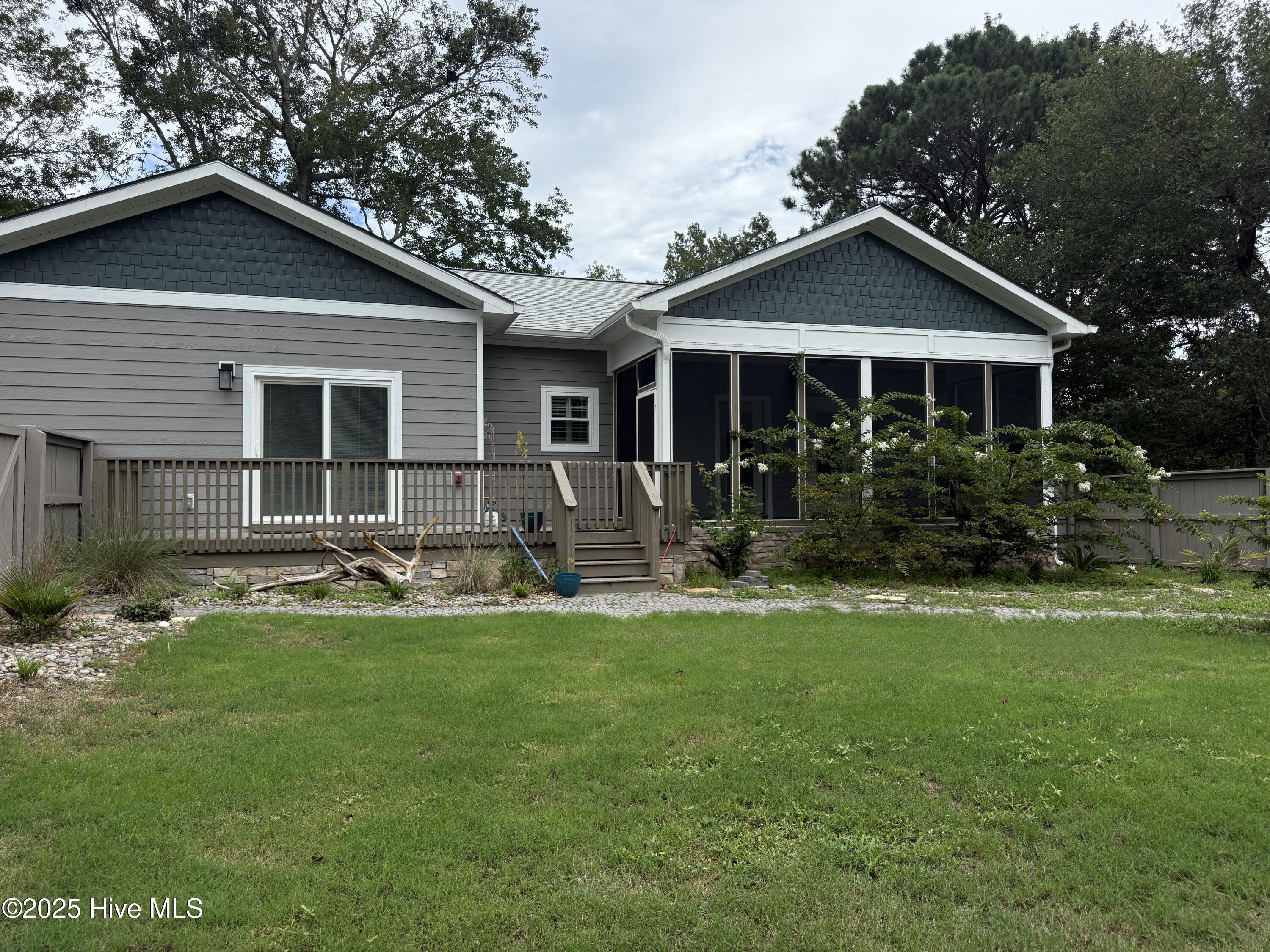 100525098 | Photo 44