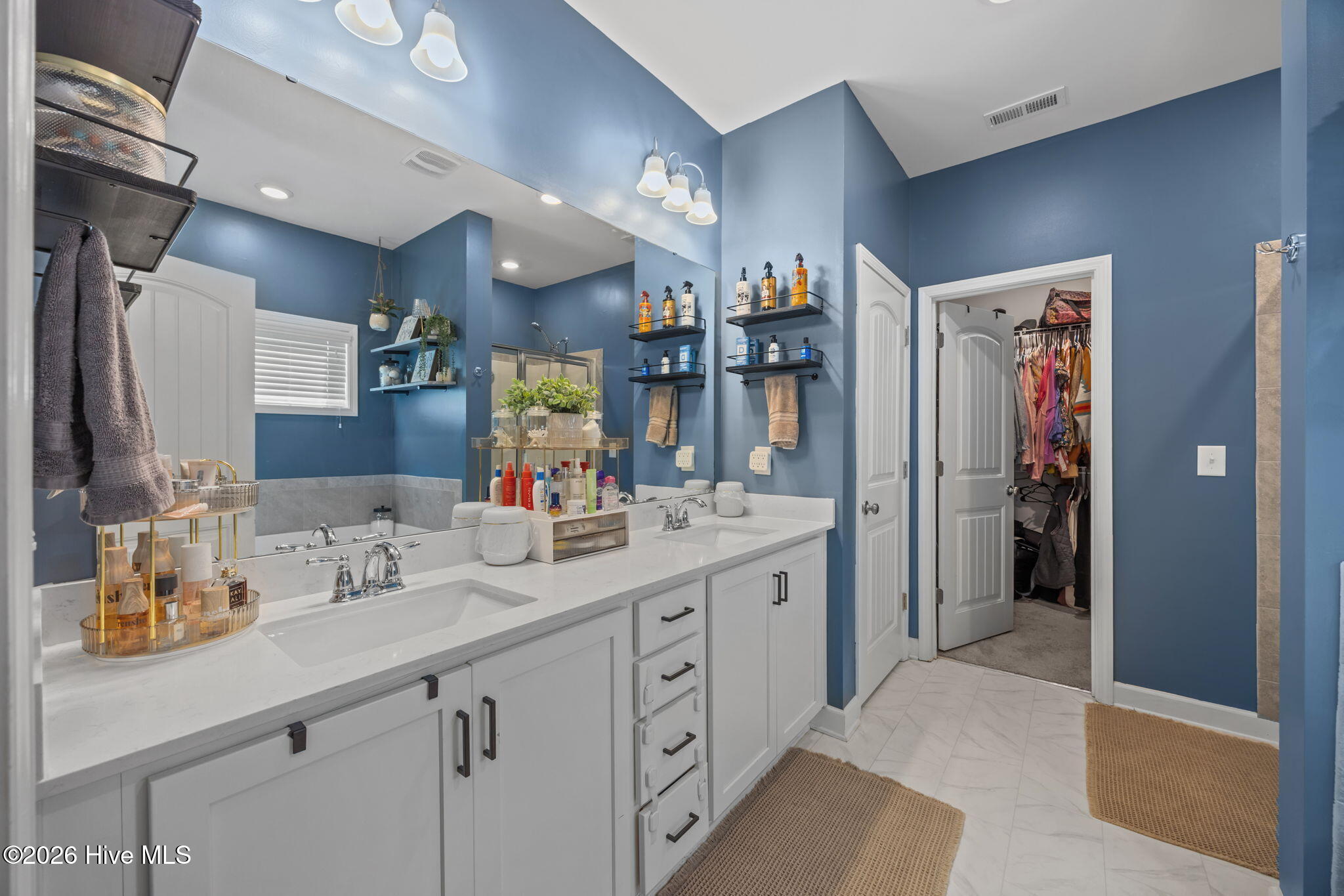 100552335 | Photo 20