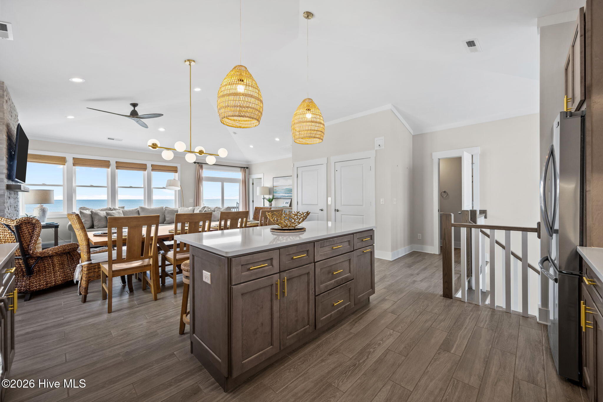 100555174 | Photo 30