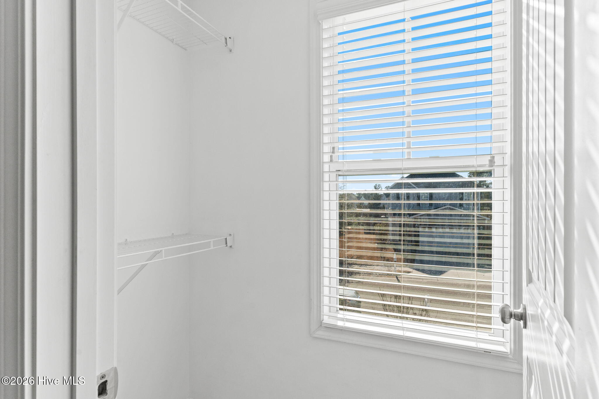 100548776 | Photo 26