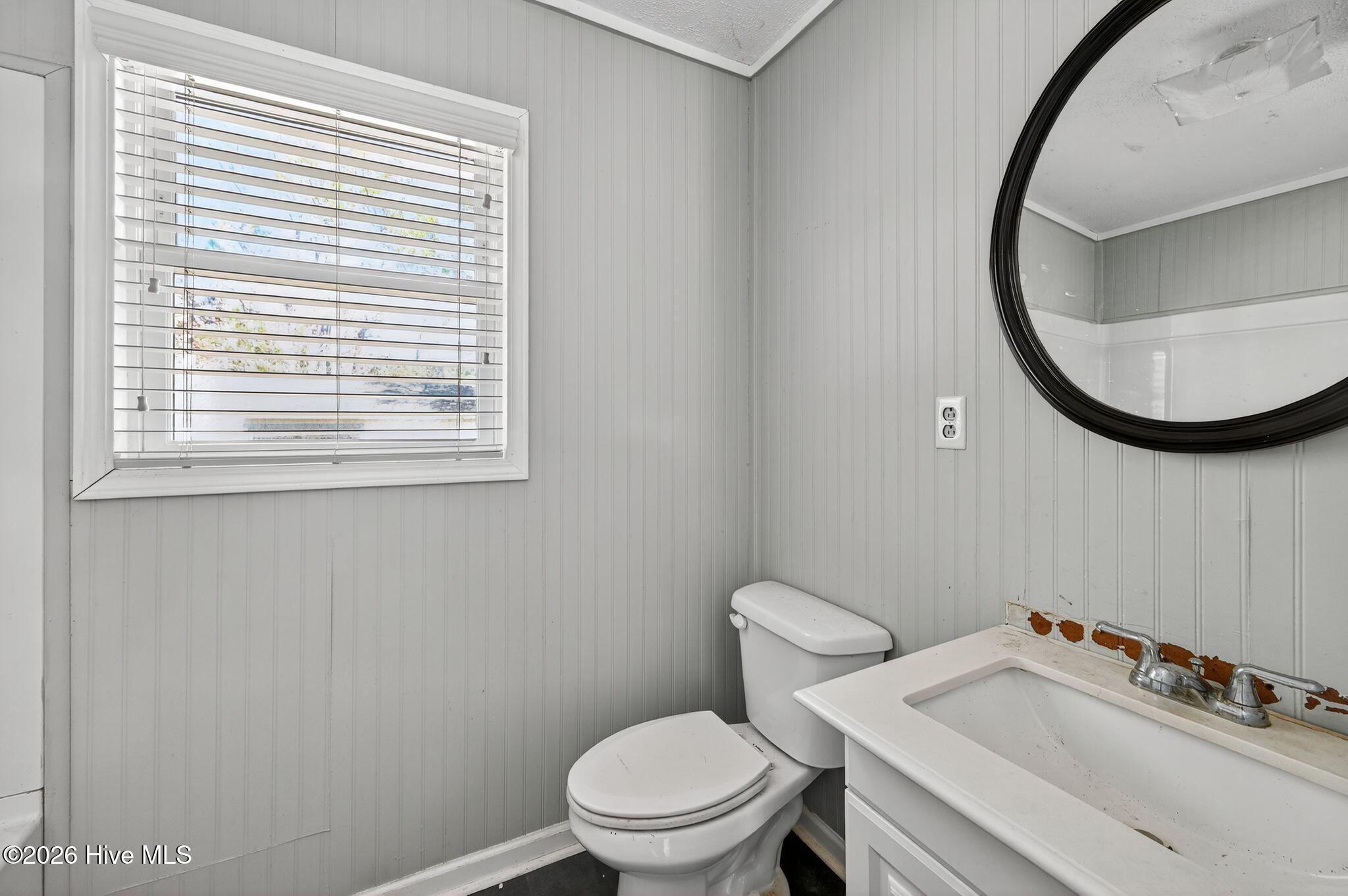 100553943 | Photo 27