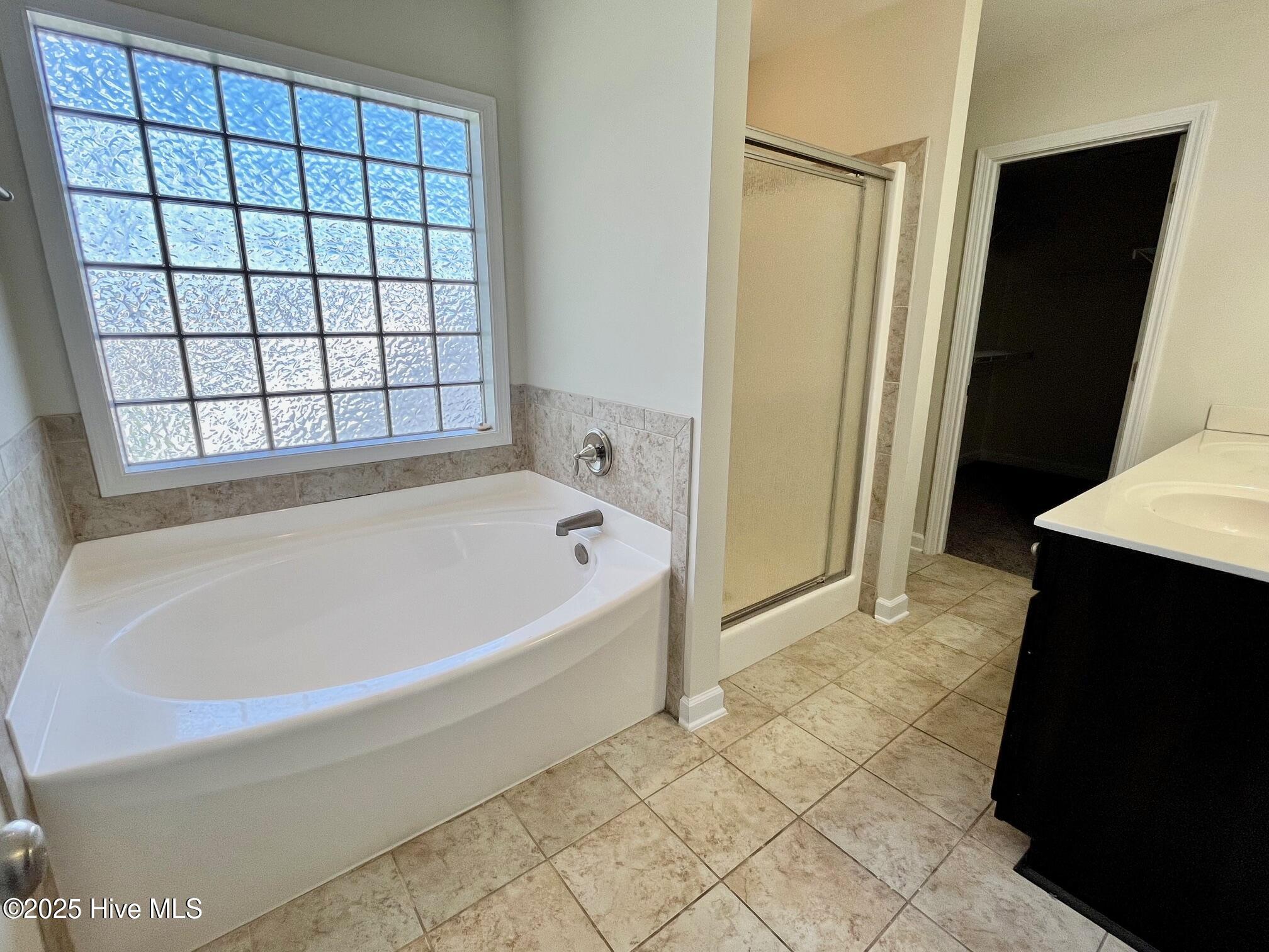 100563867 | Photo 13