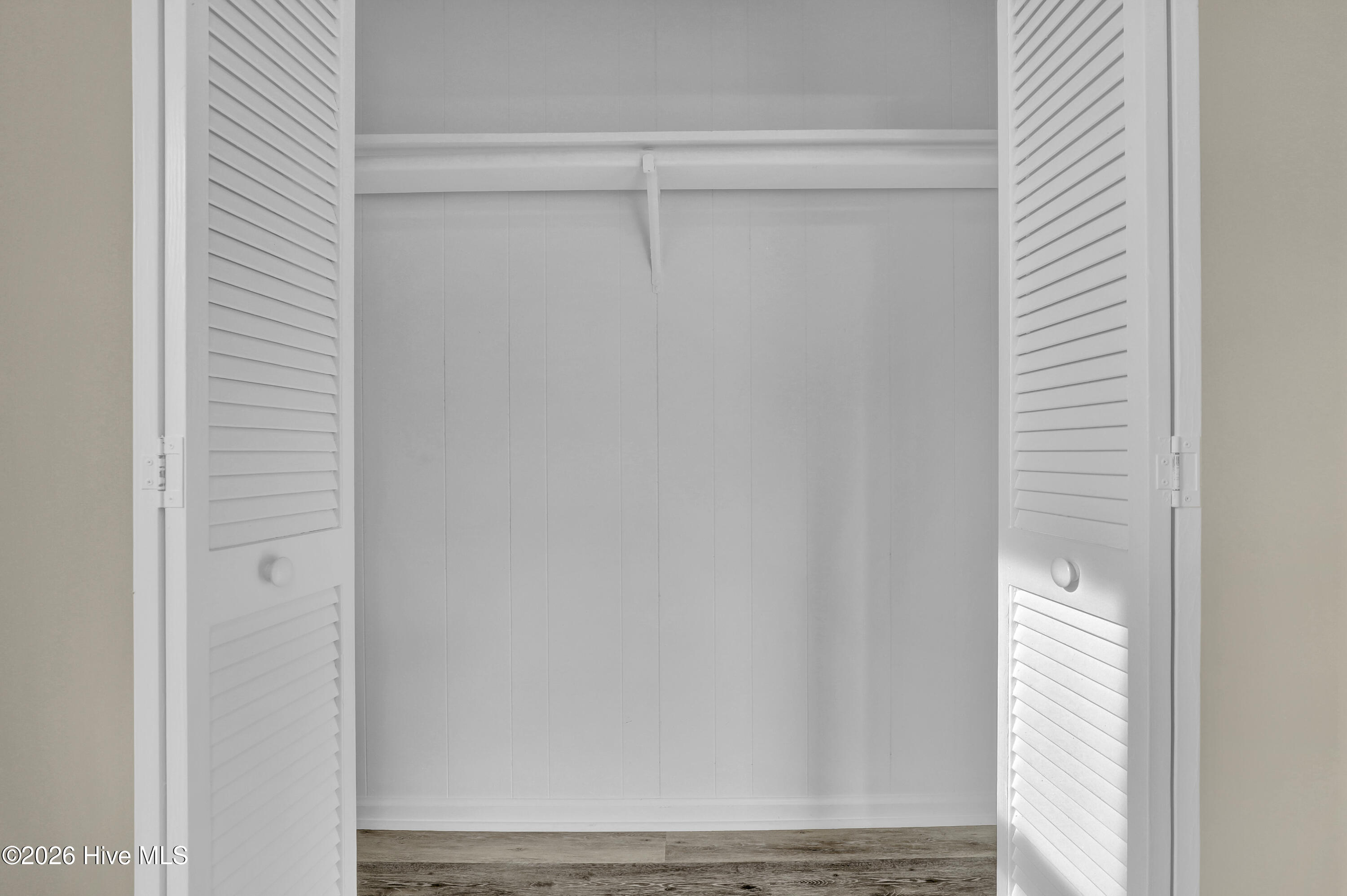 100564662 | Photo 21