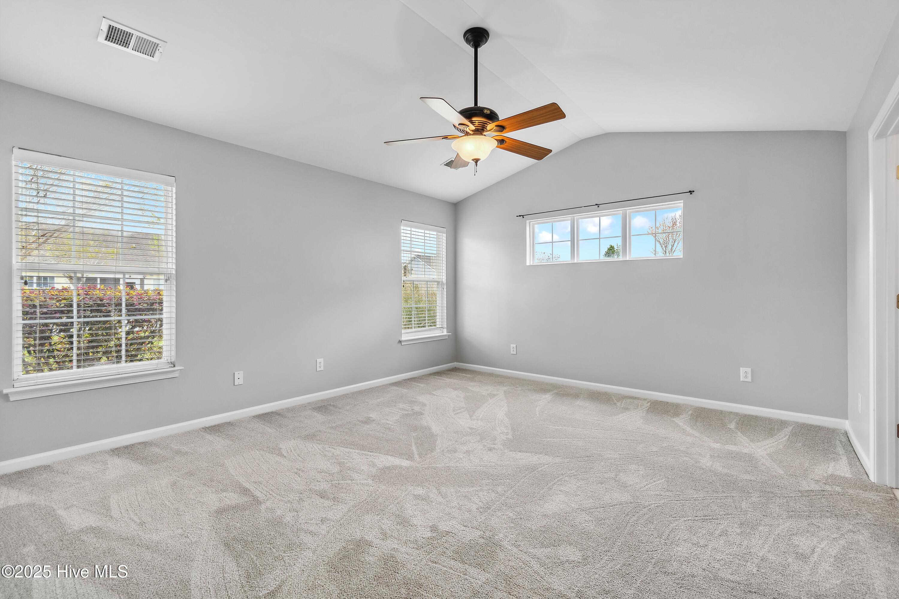 100547243 | Photo 26