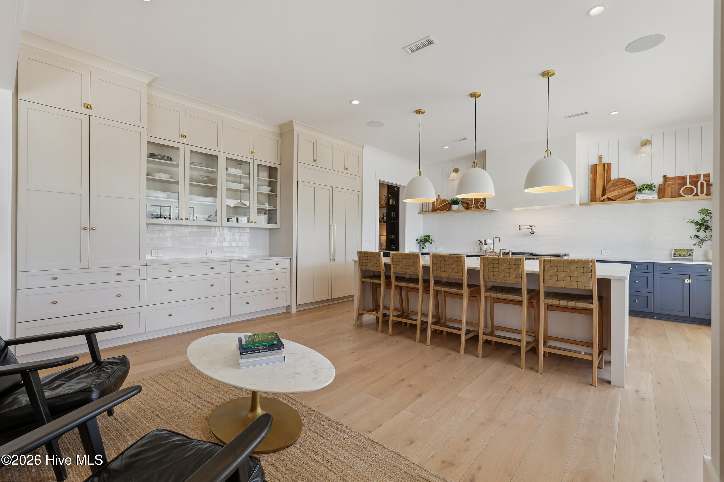 100554567 | Photo 18