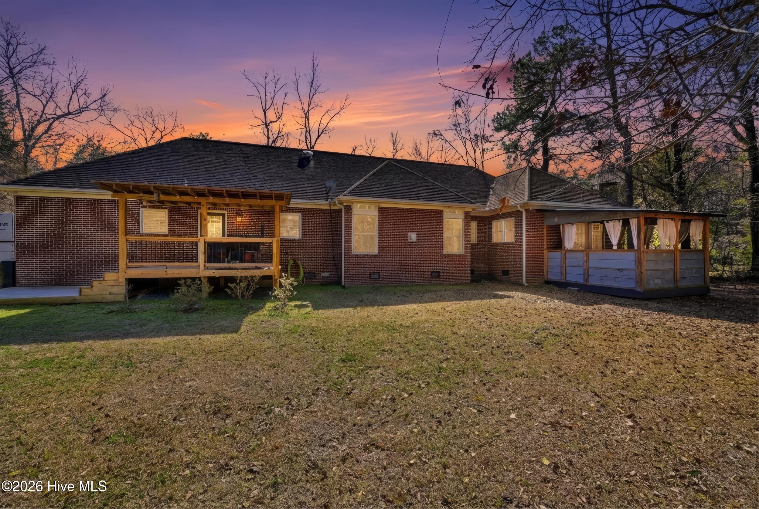 100557238 | Photo 45