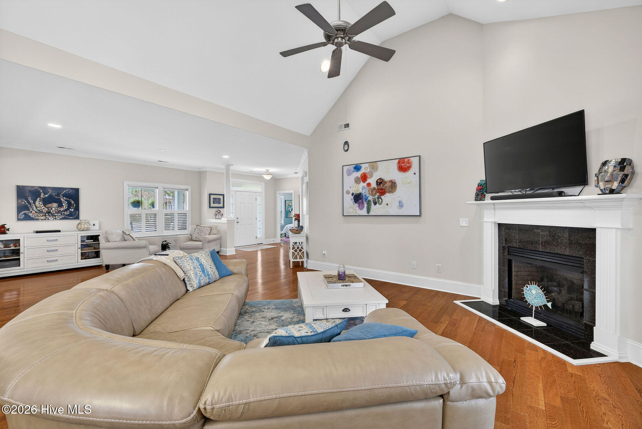 100557574 | Photo 10