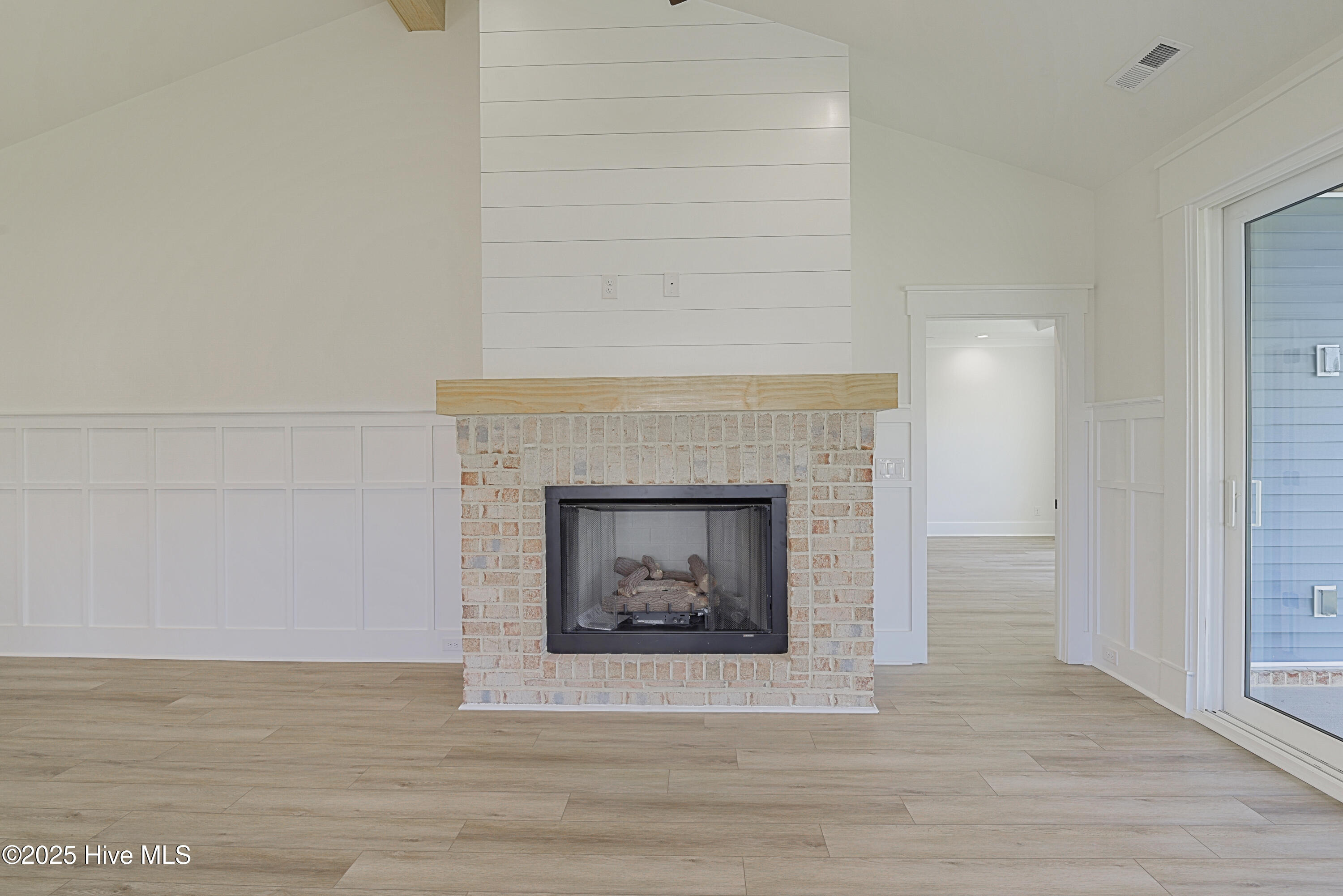 100541947 | Photo 28