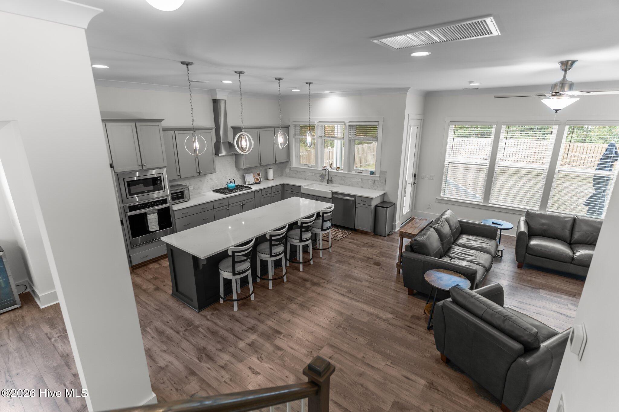 100552545 | Photo 56