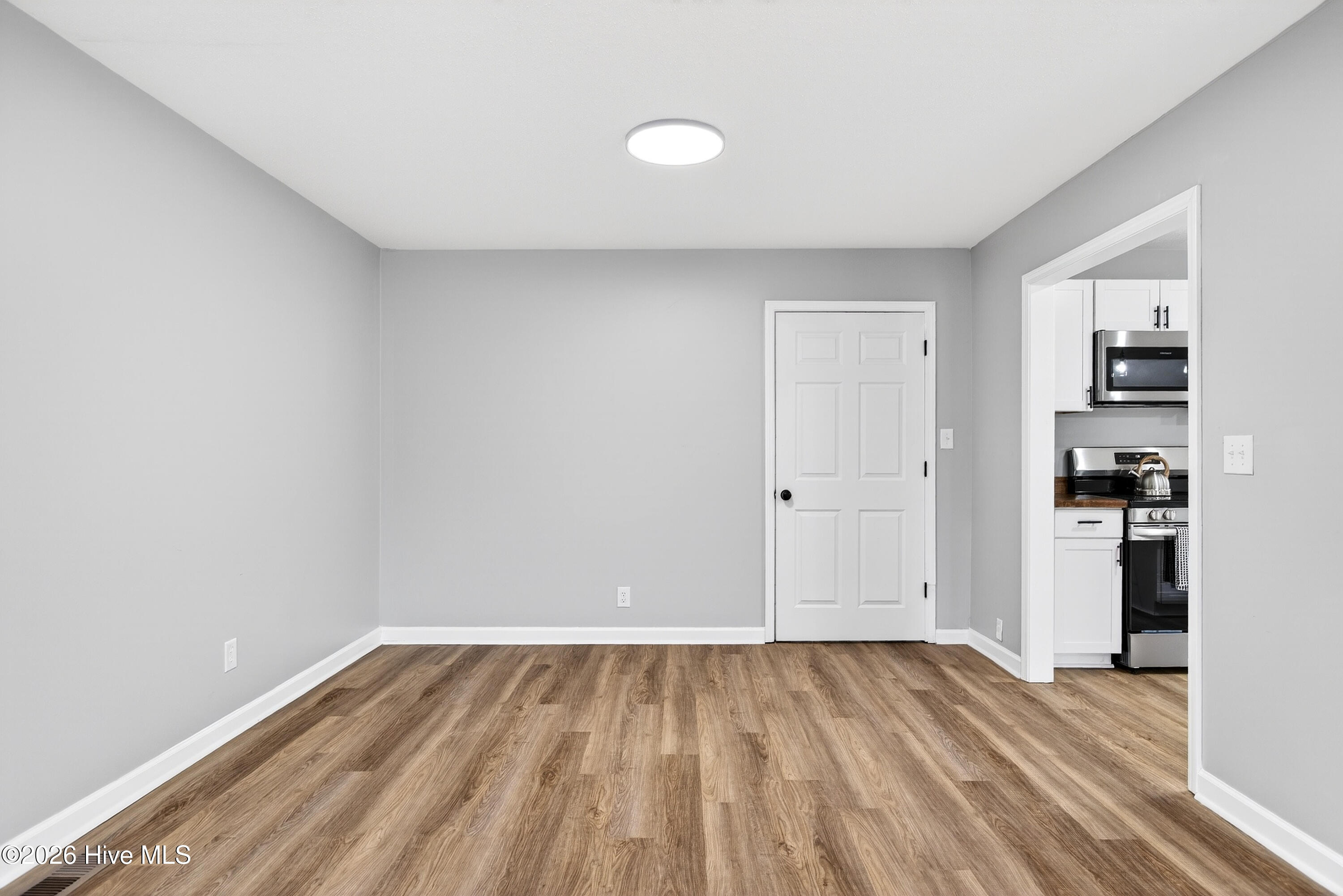 100551597 | Photo 16