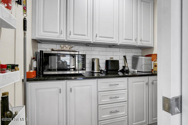 100552893 | Photo 25