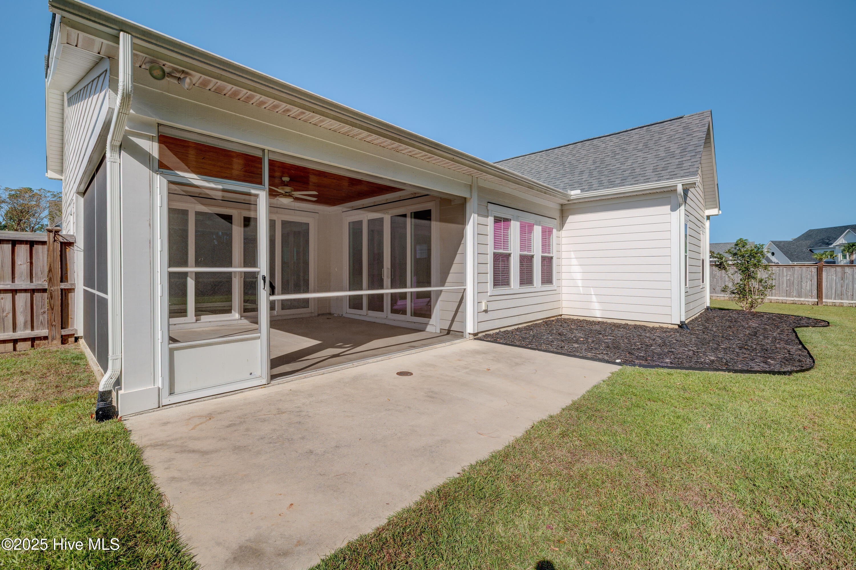 100534691 | Photo 73