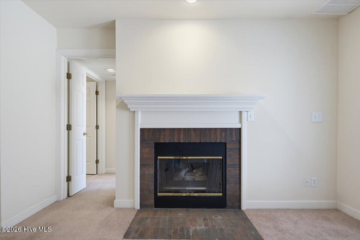 Gas logs fireplace