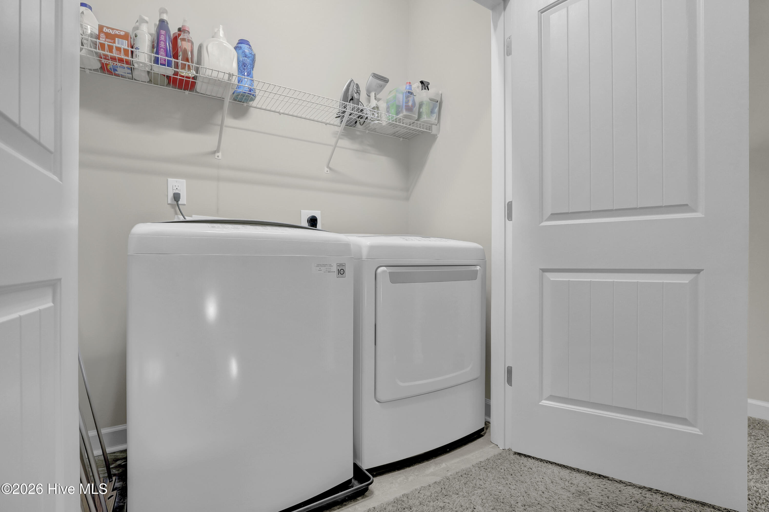 100560306 | Photo 25