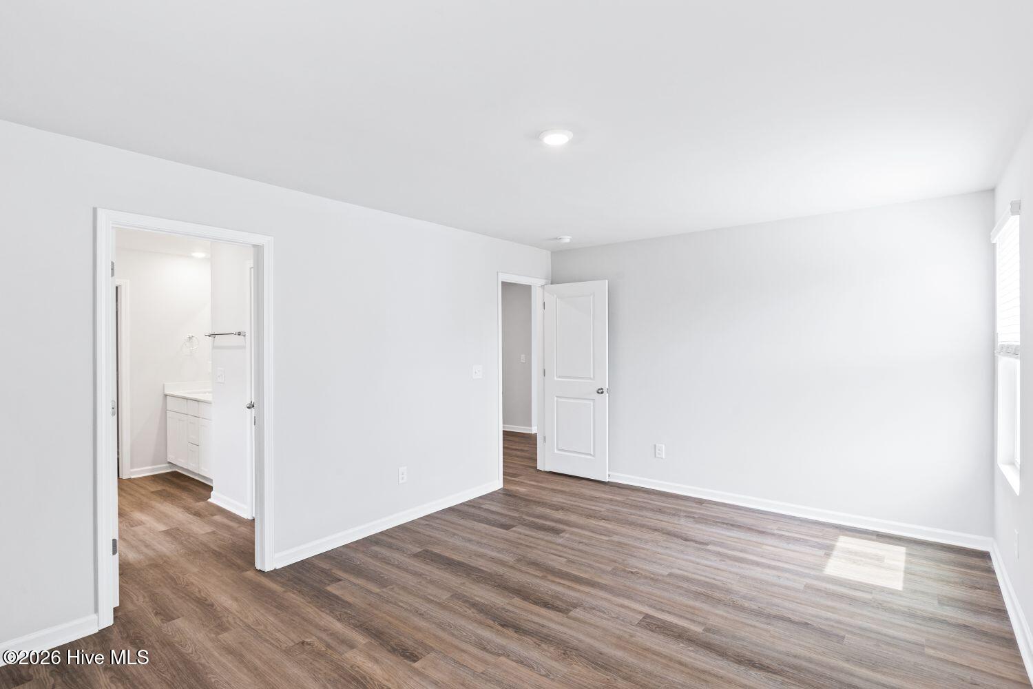 100533204 | Photo 27