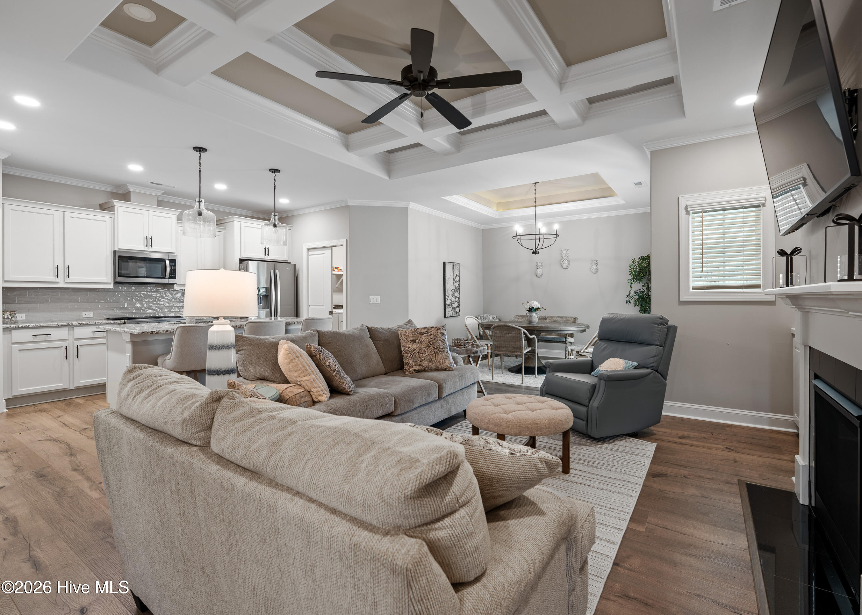 100547425 | Photo 13