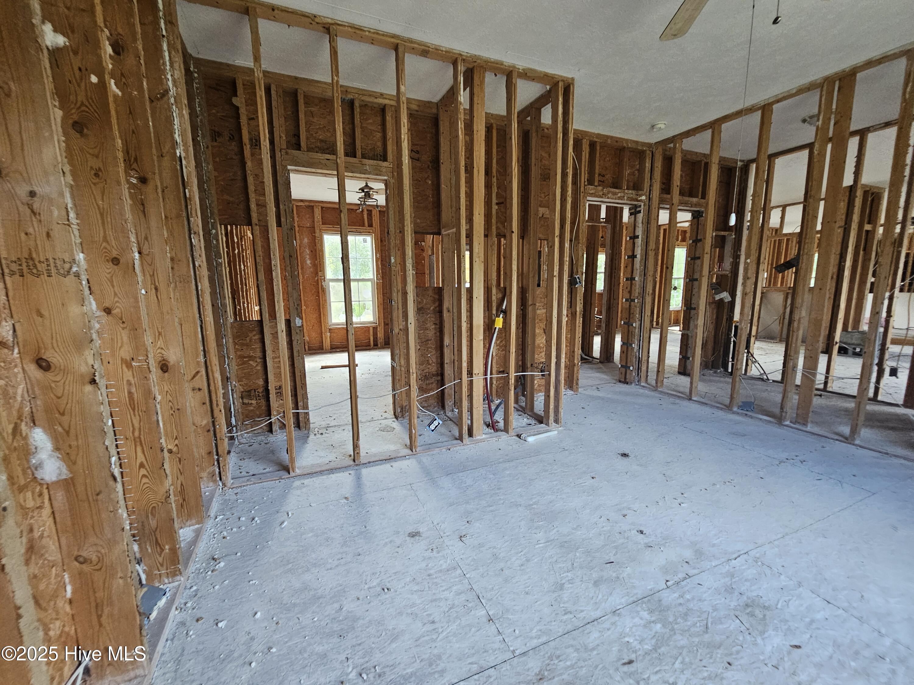 100521326 | Photo 19