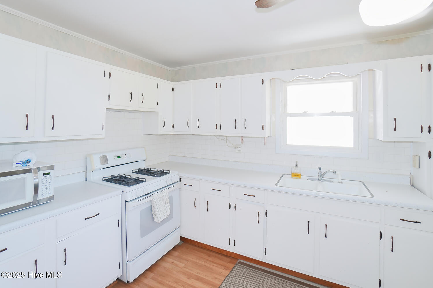 100534449 | Photo 17