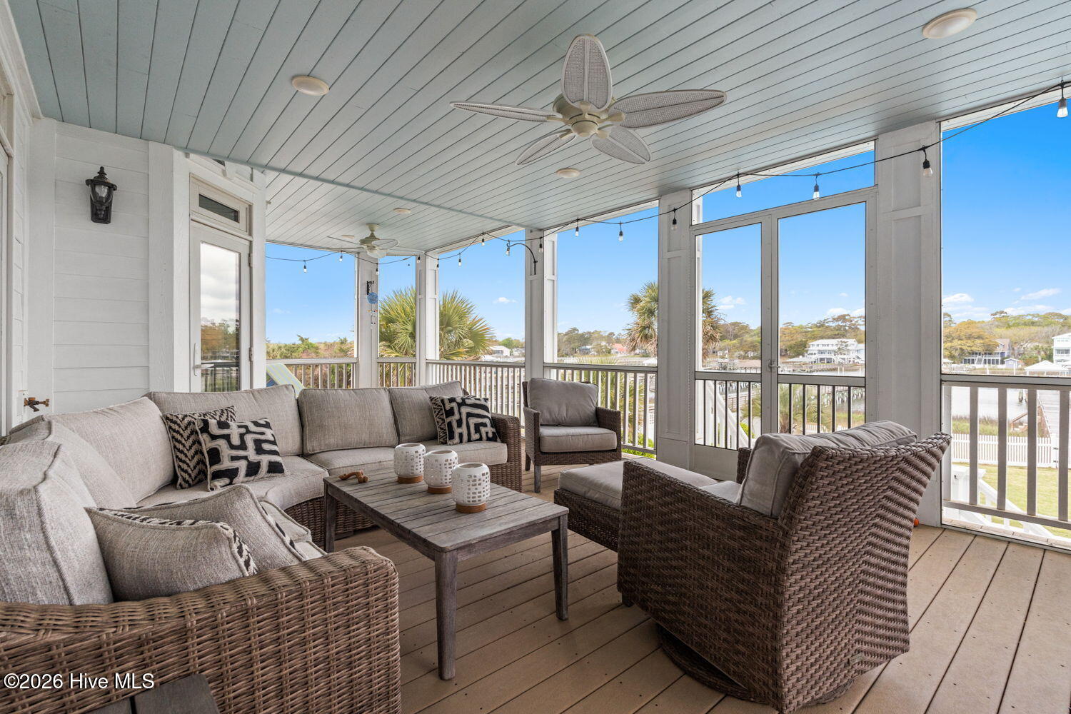 100566570 | Photo 19