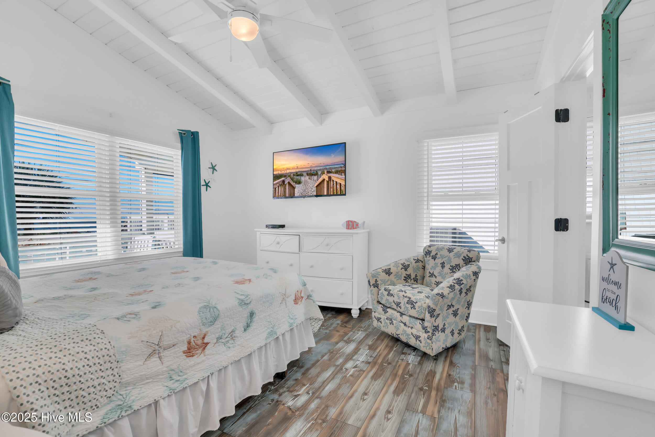 100536286 | Photo 37