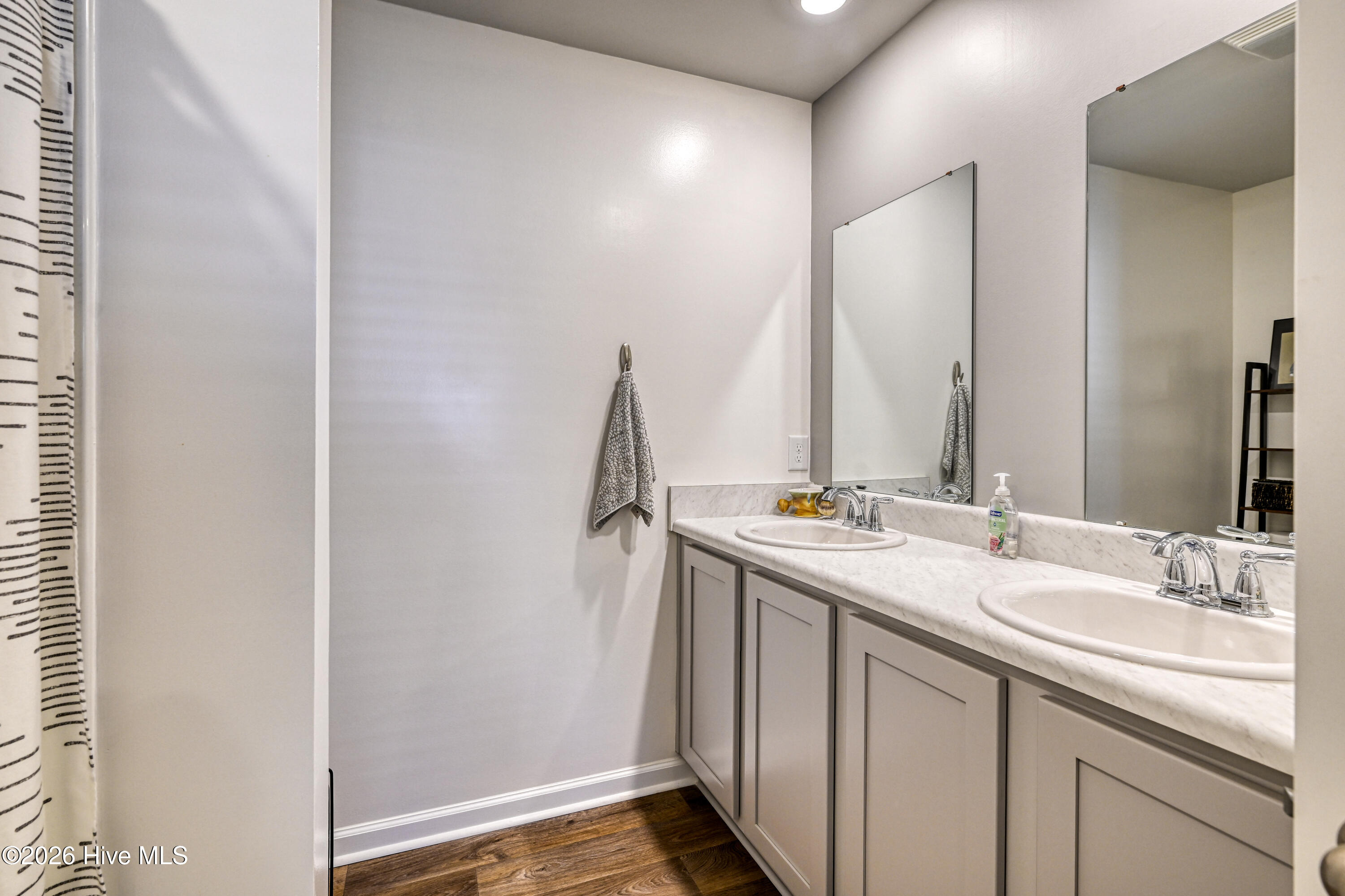 100551064 | Photo 17