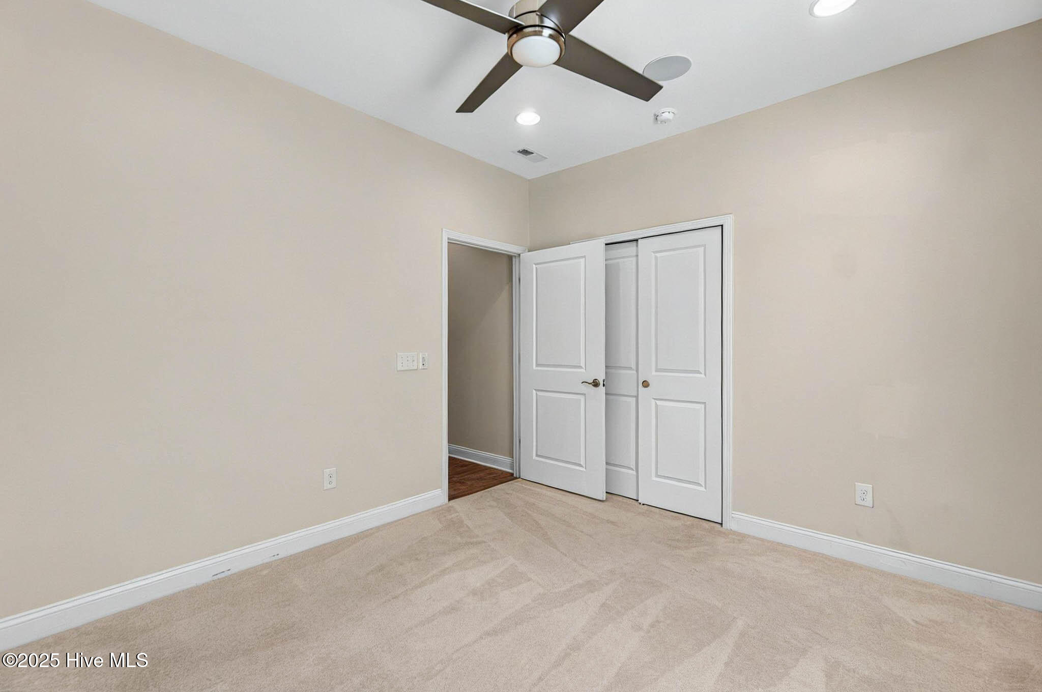 100509879 | Photo 22