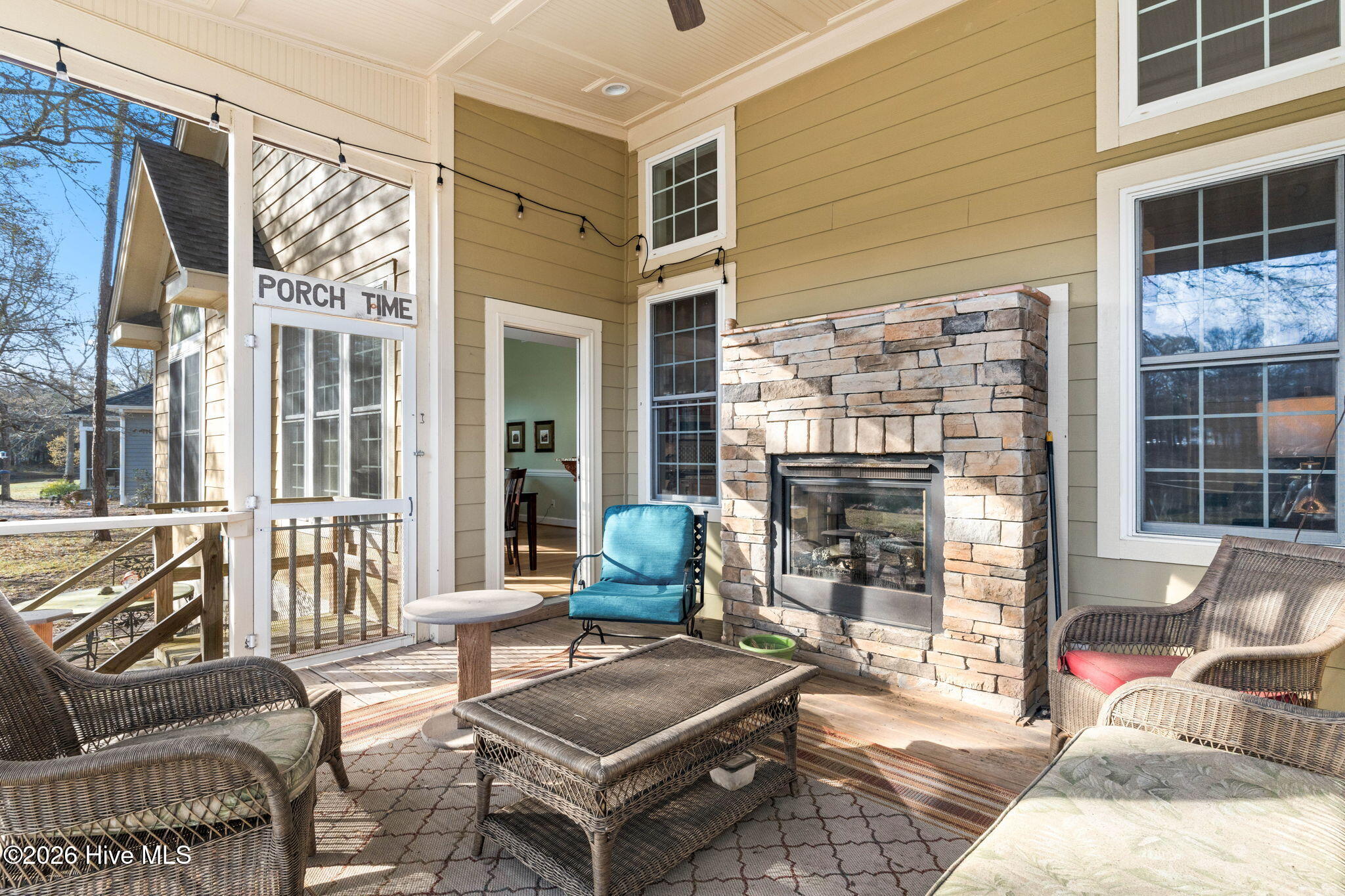 100560894 | Photo 33