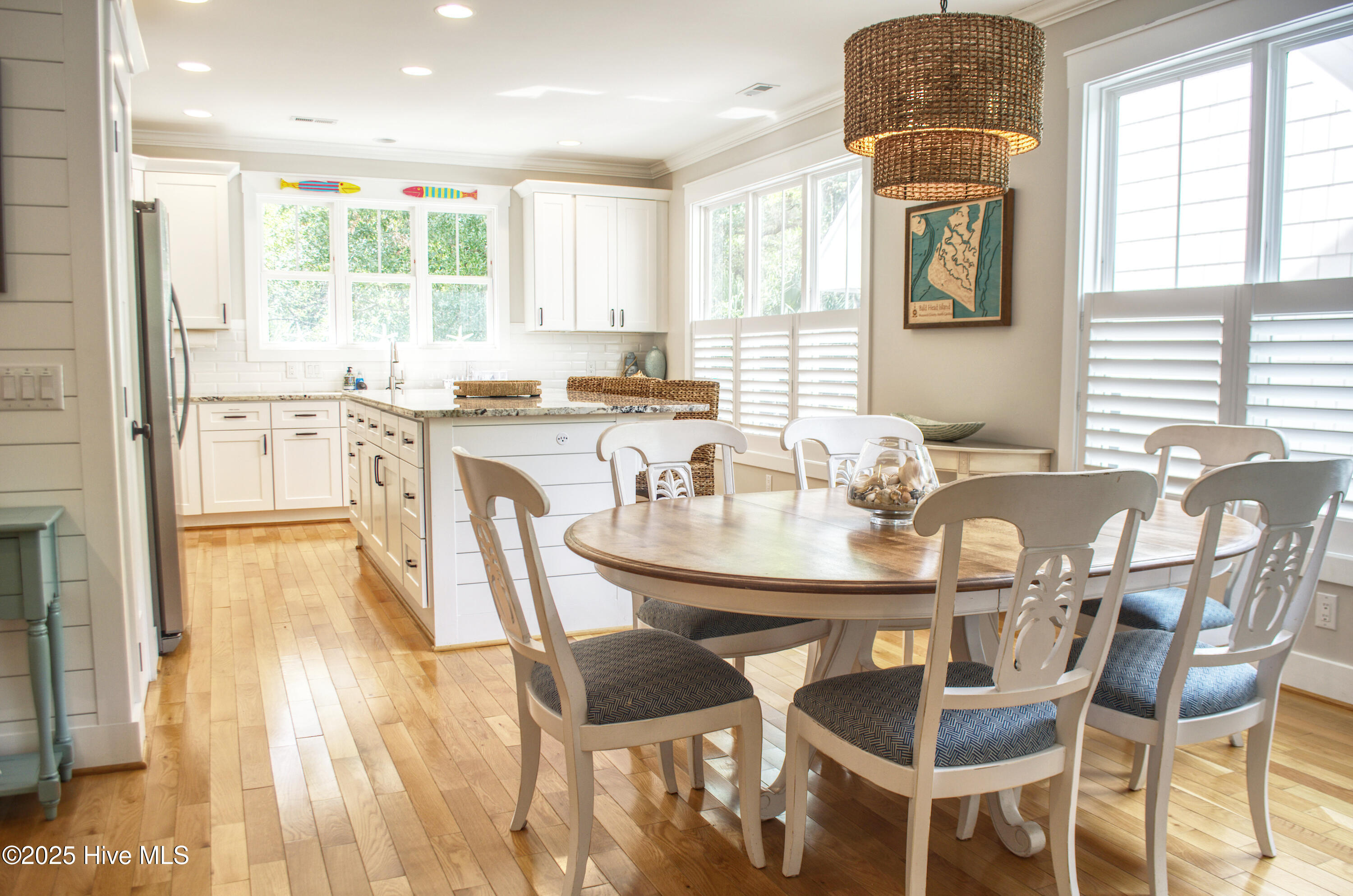 100526777 | Photo 15