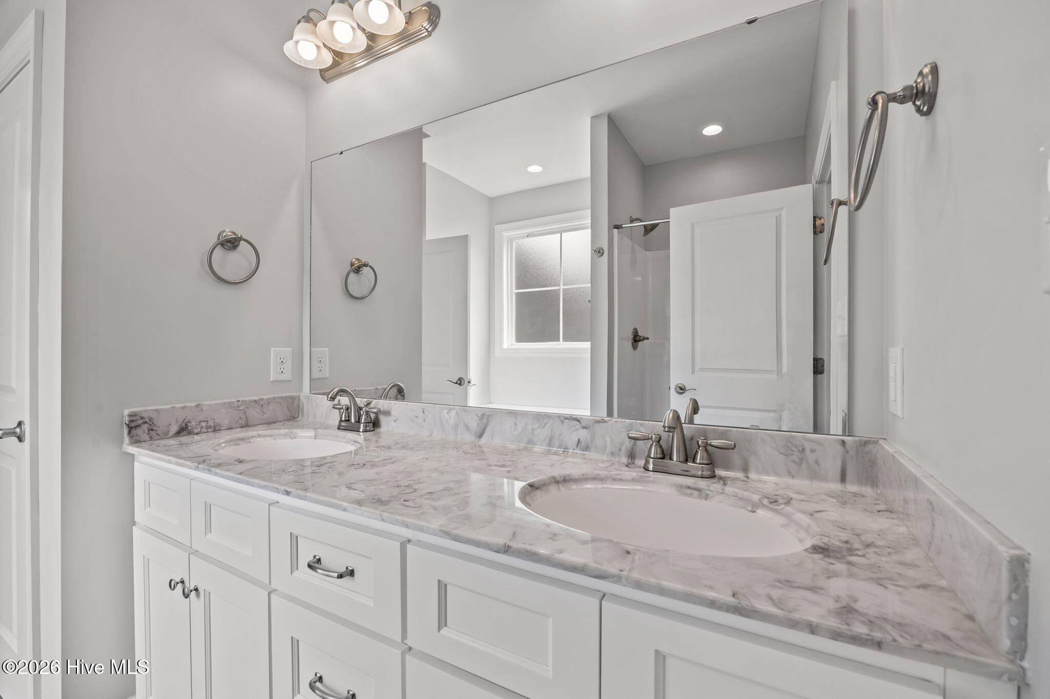 100559560 | Photo 42