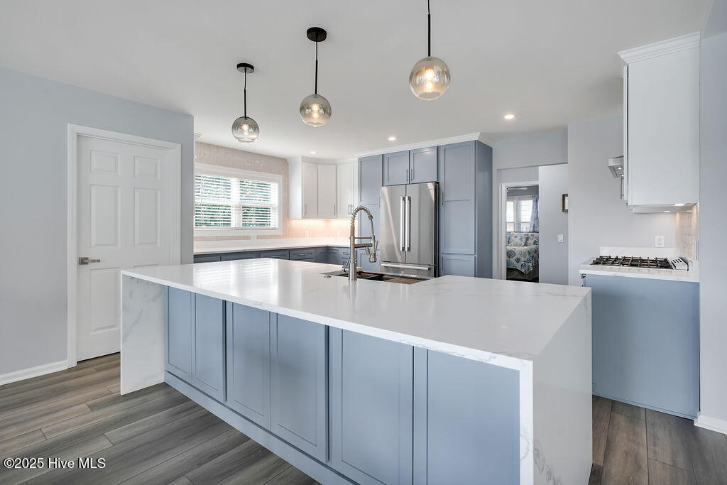 100553709 | Photo 10