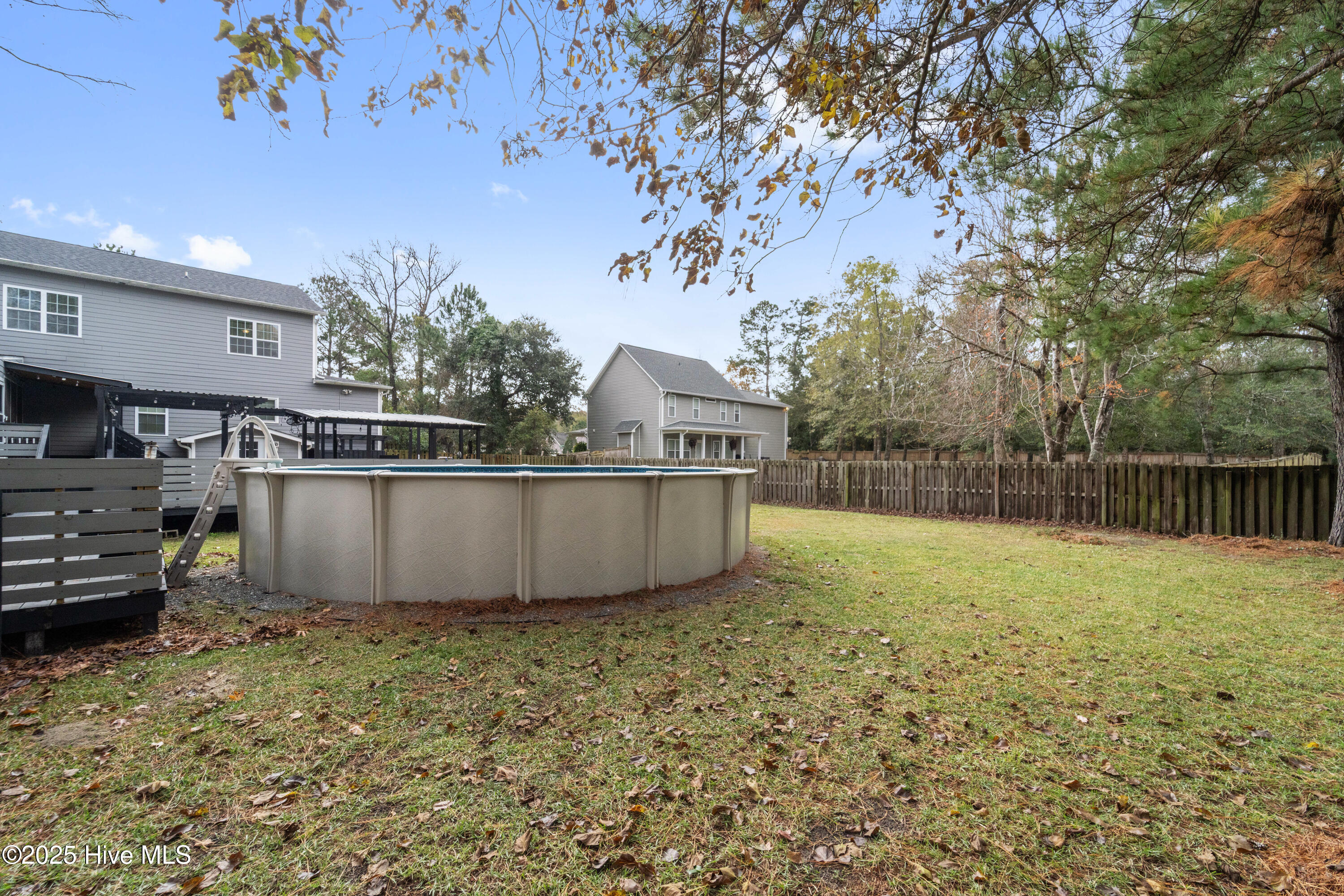 100544127 | Photo 75