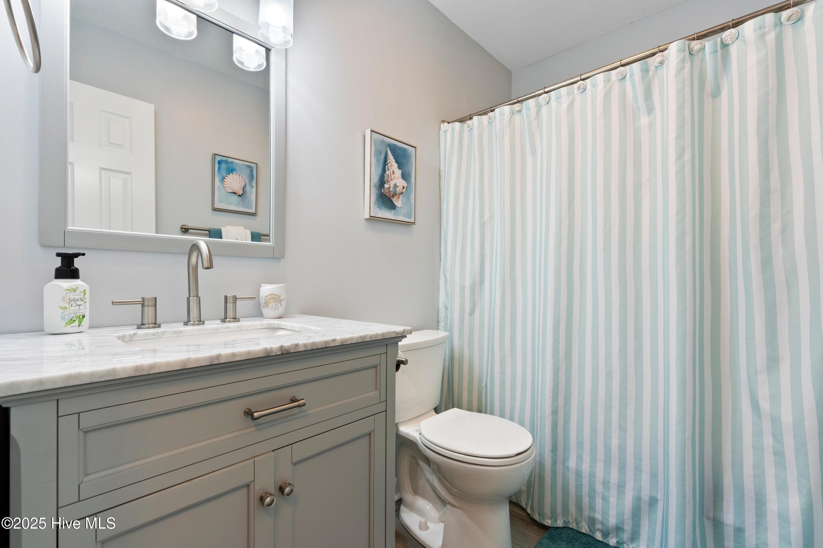 100541347 | Photo 30