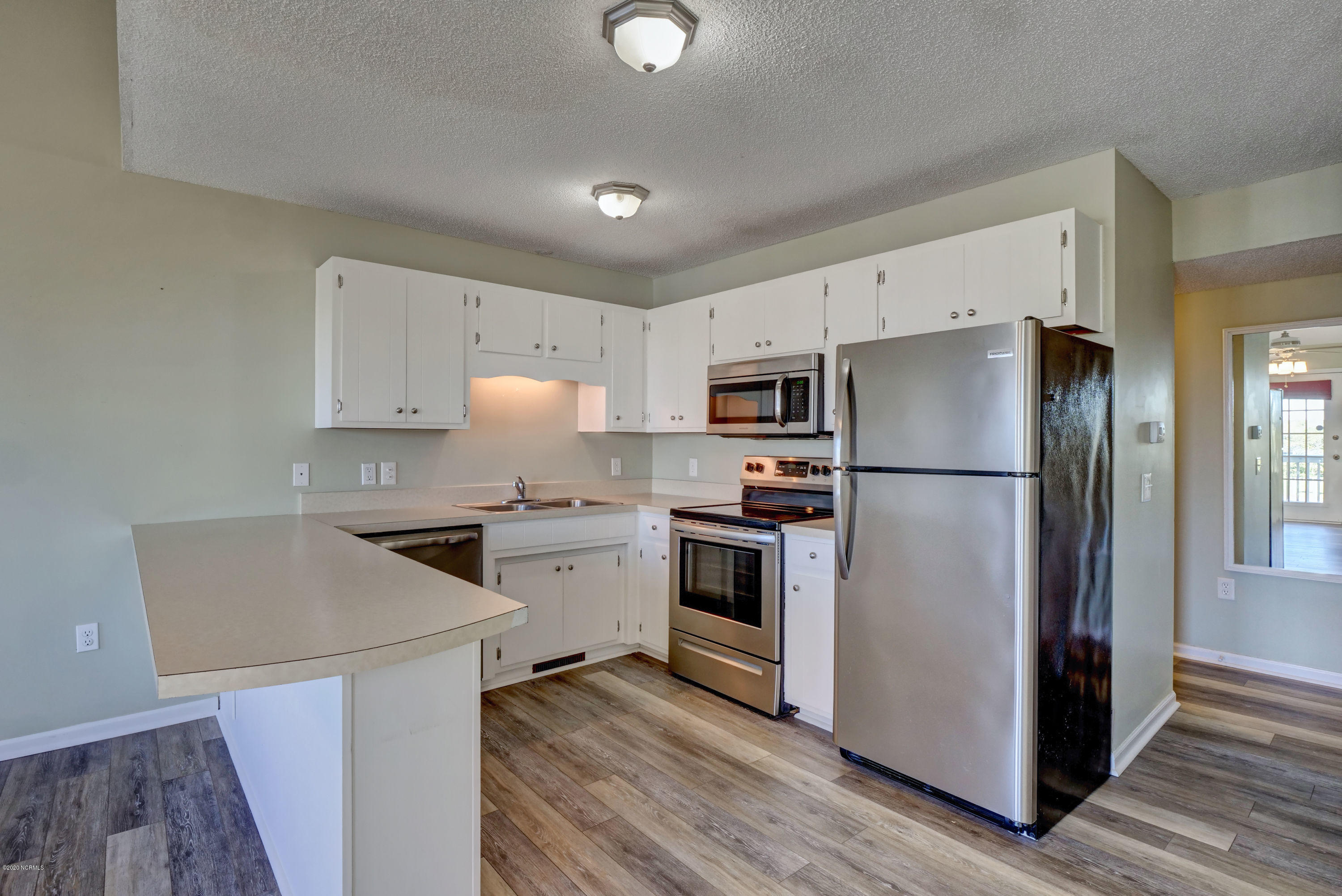 100544087 | Photo 11