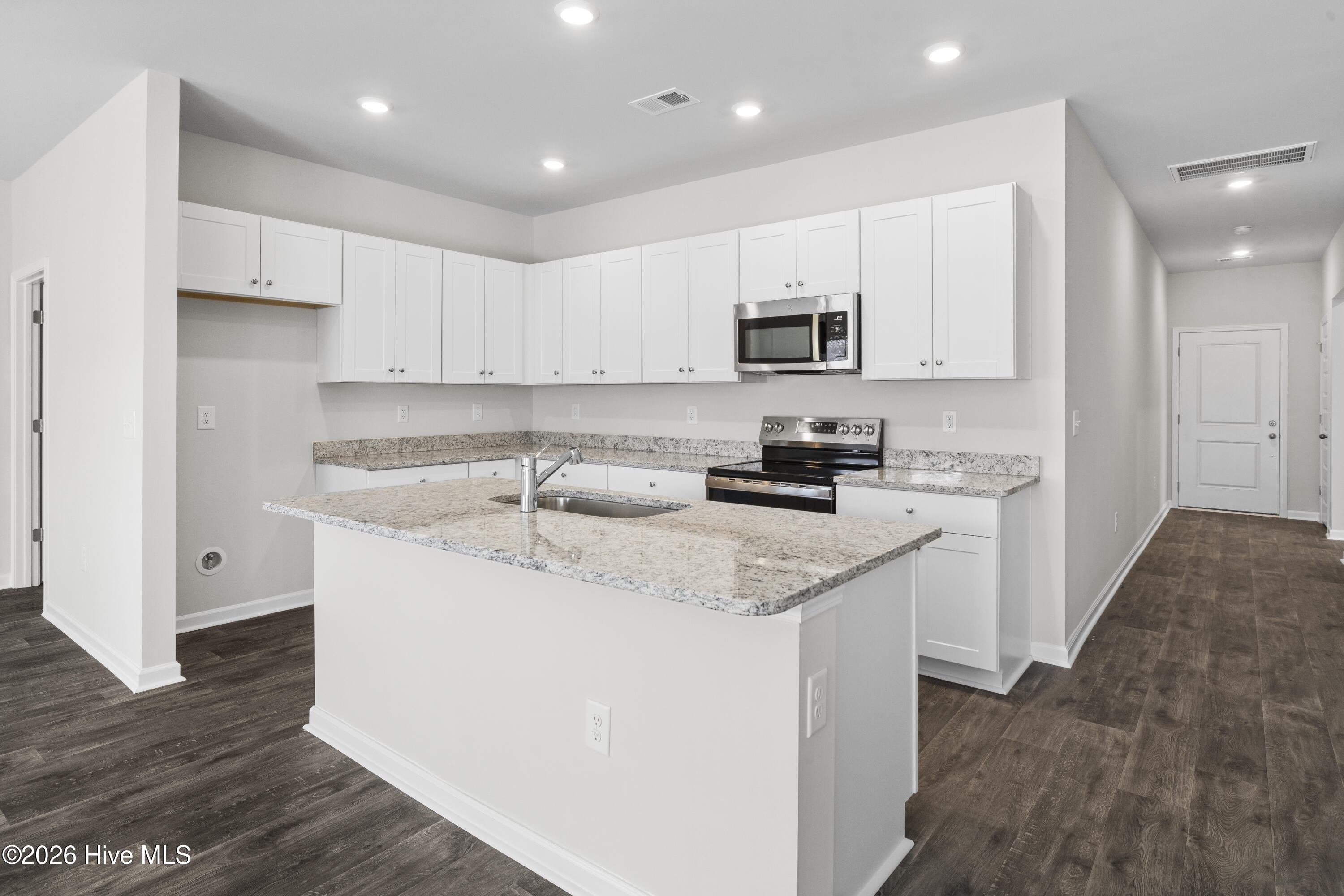 100557776 | Photo 10