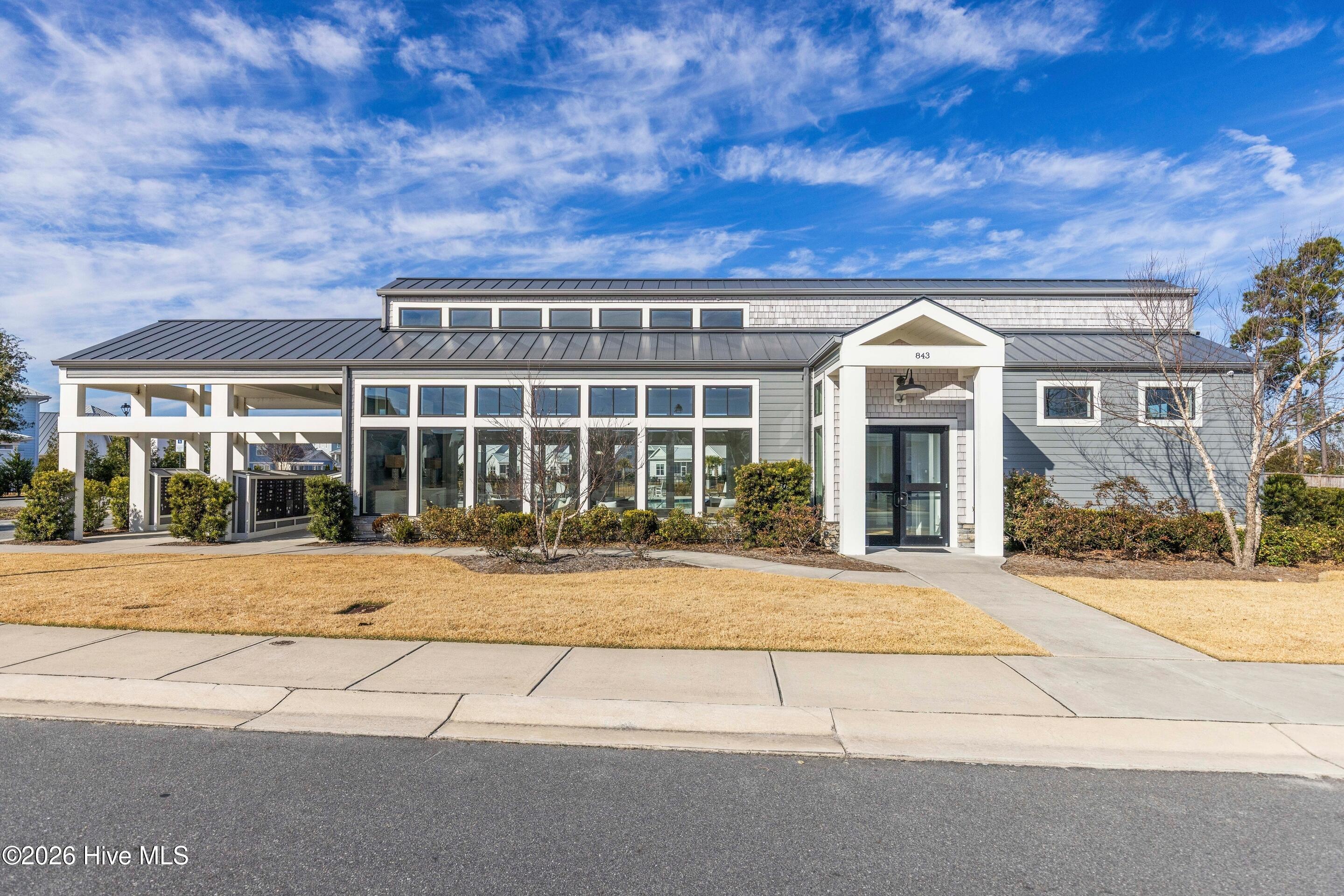 100546830 | Photo 90