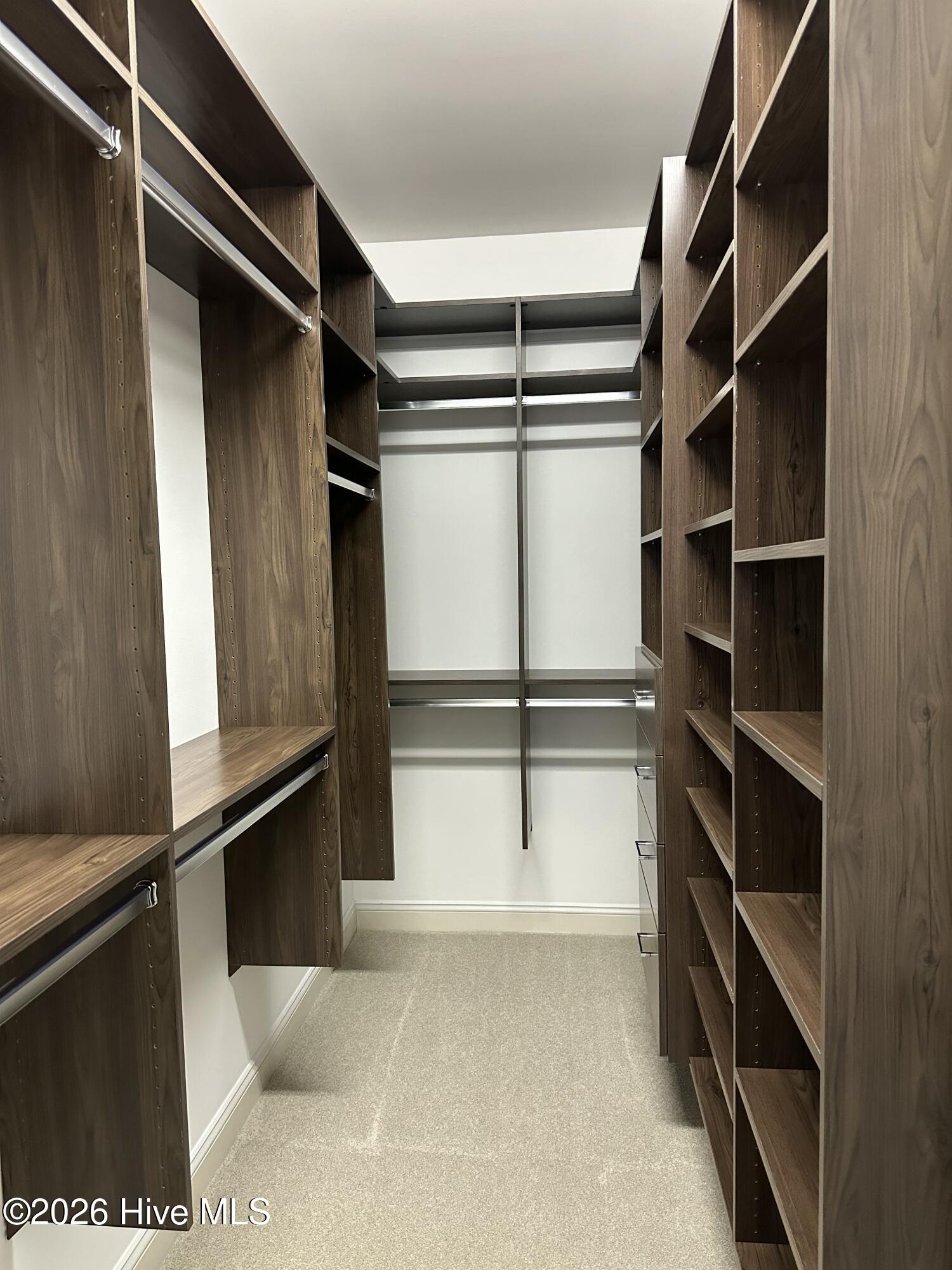 100565648 | Photo 21