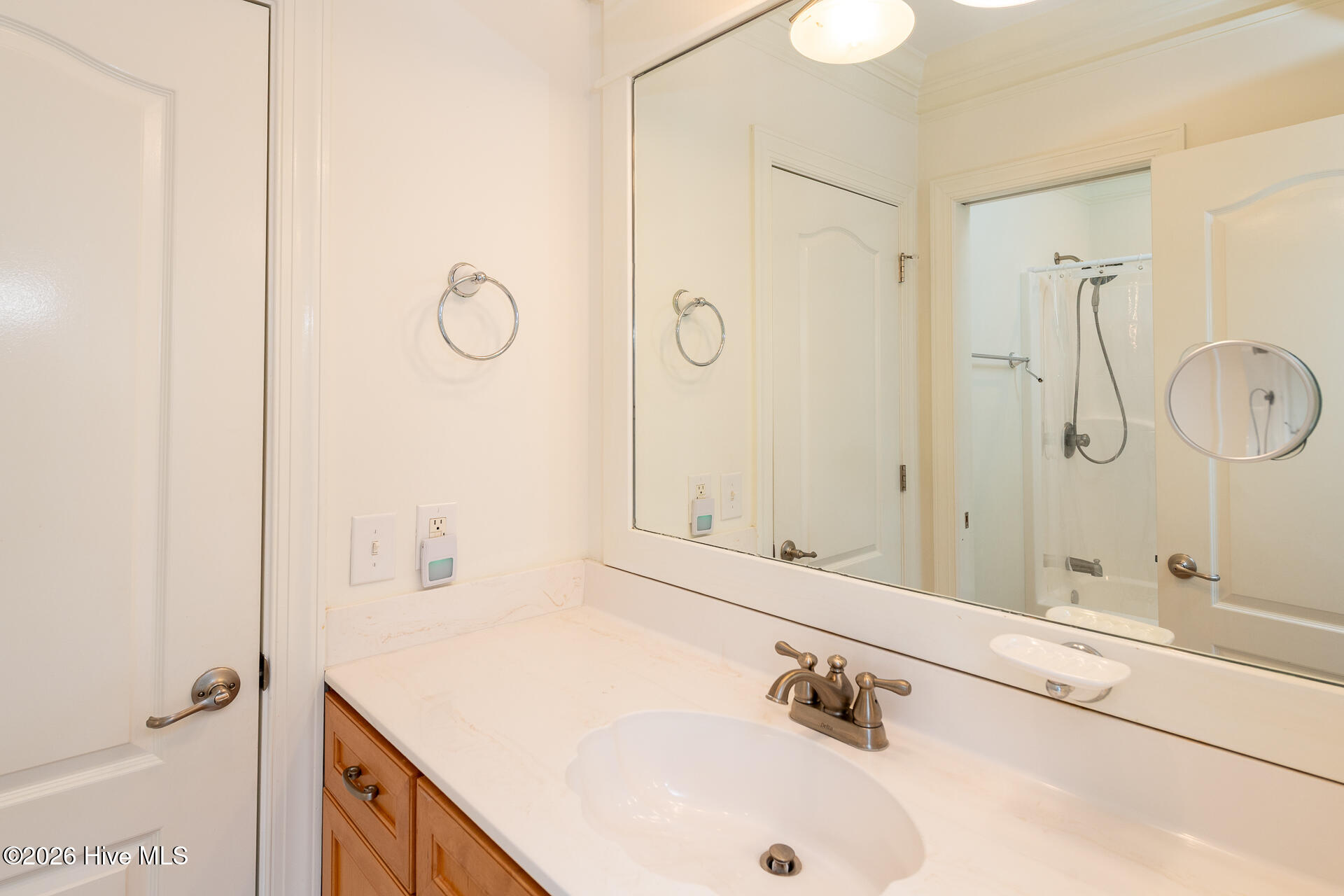 100562037 | Photo 12