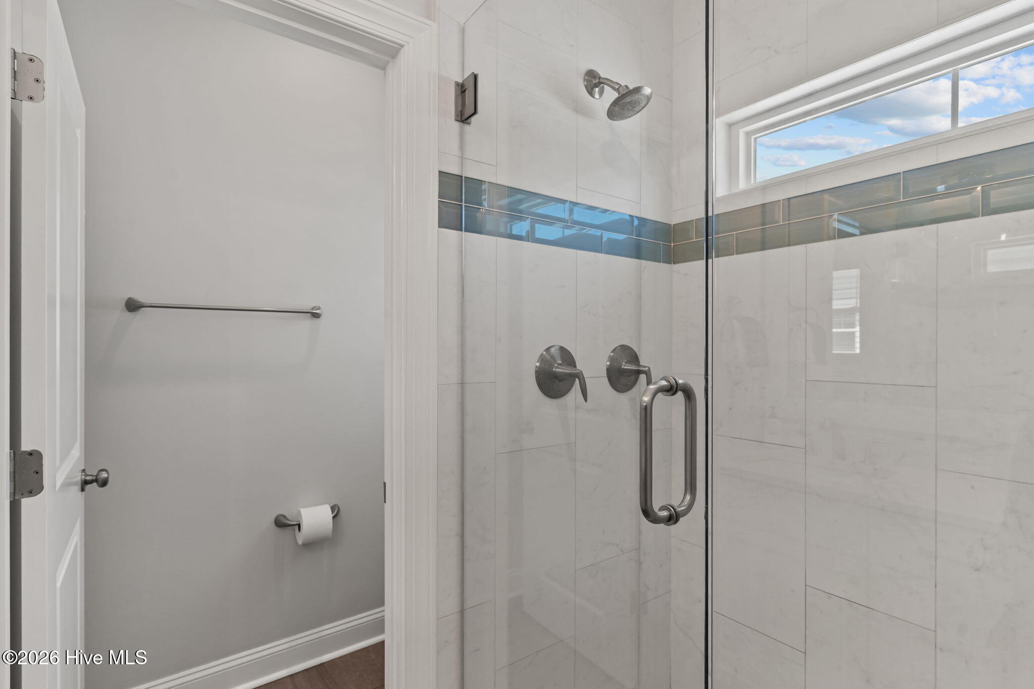 100565767 | Photo 24