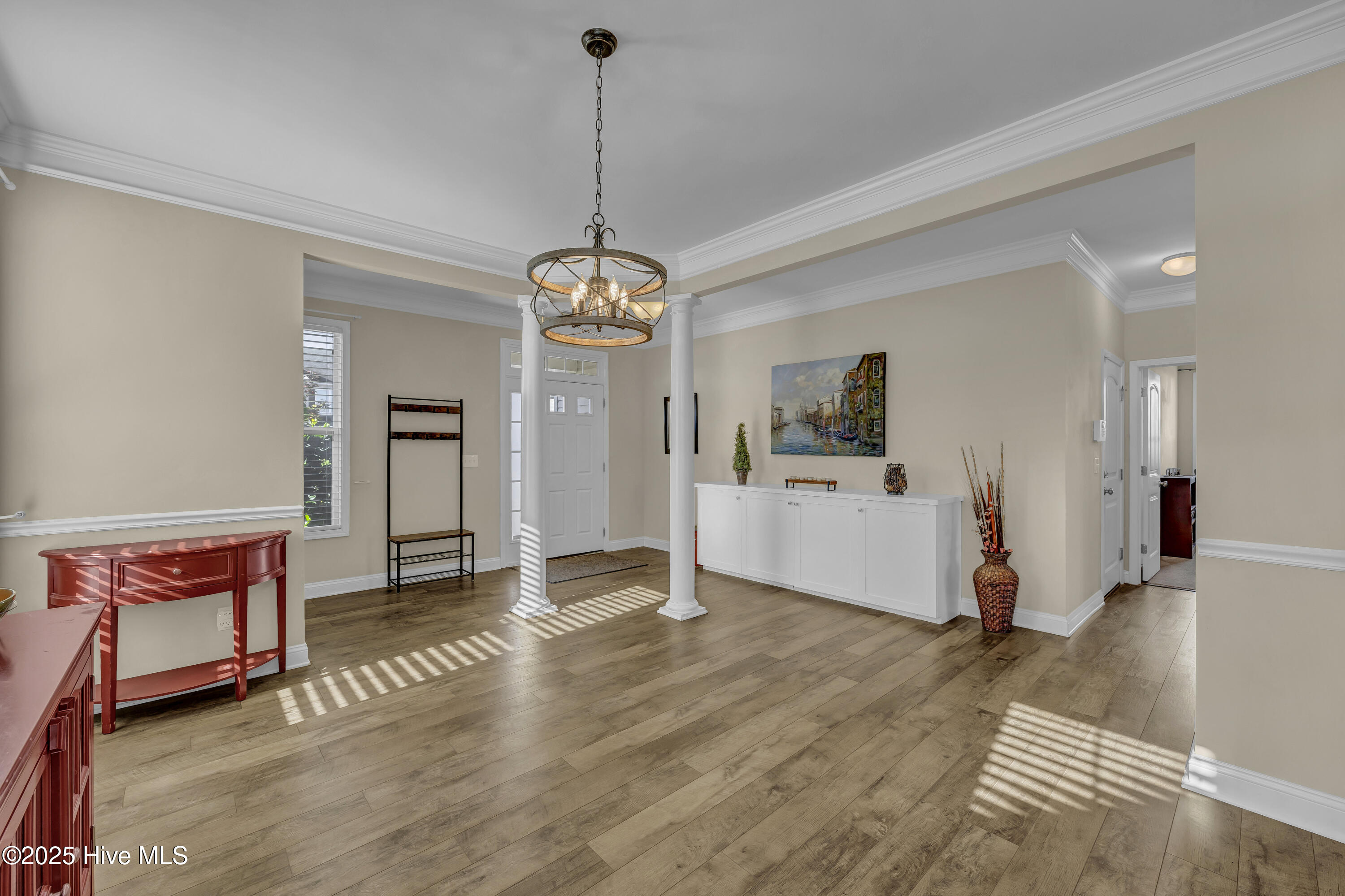 100549704 | Photo 11