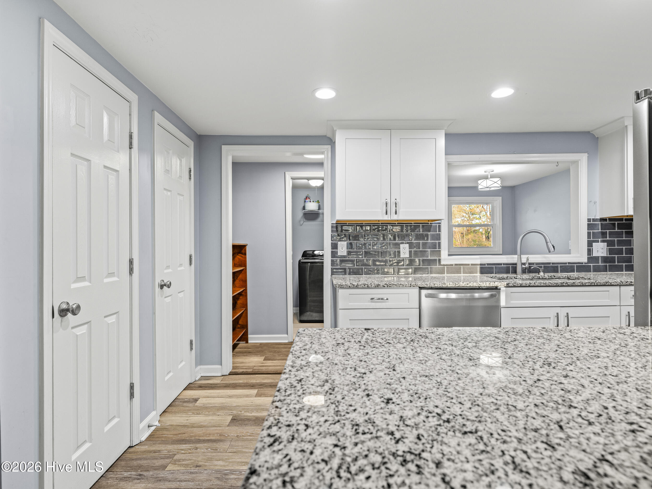 100558939 | Photo 10