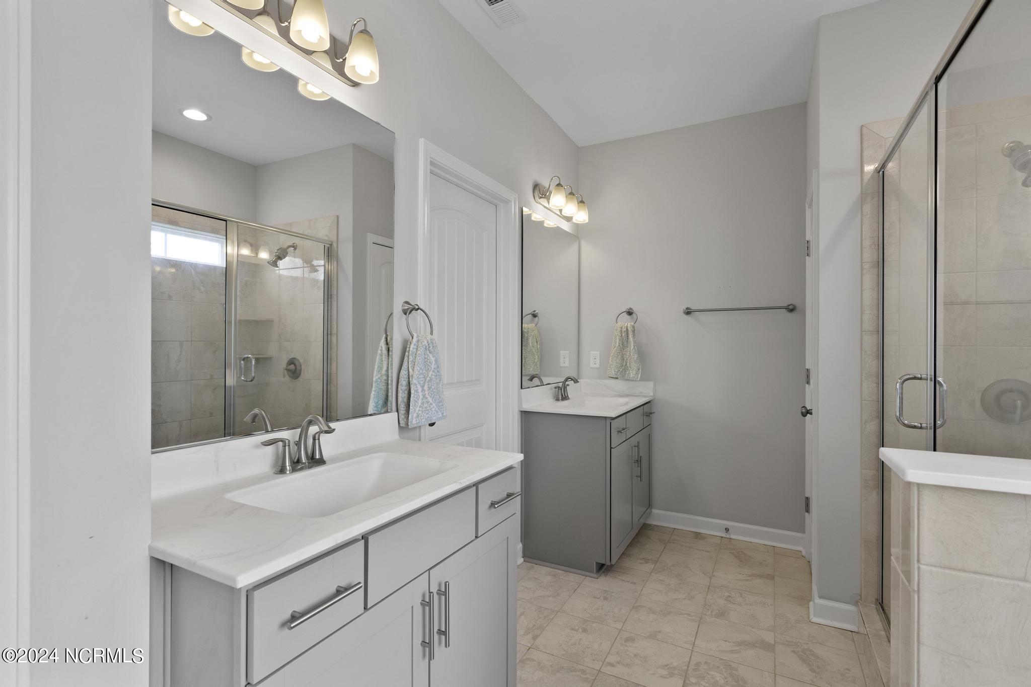 100567760 | Photo 15