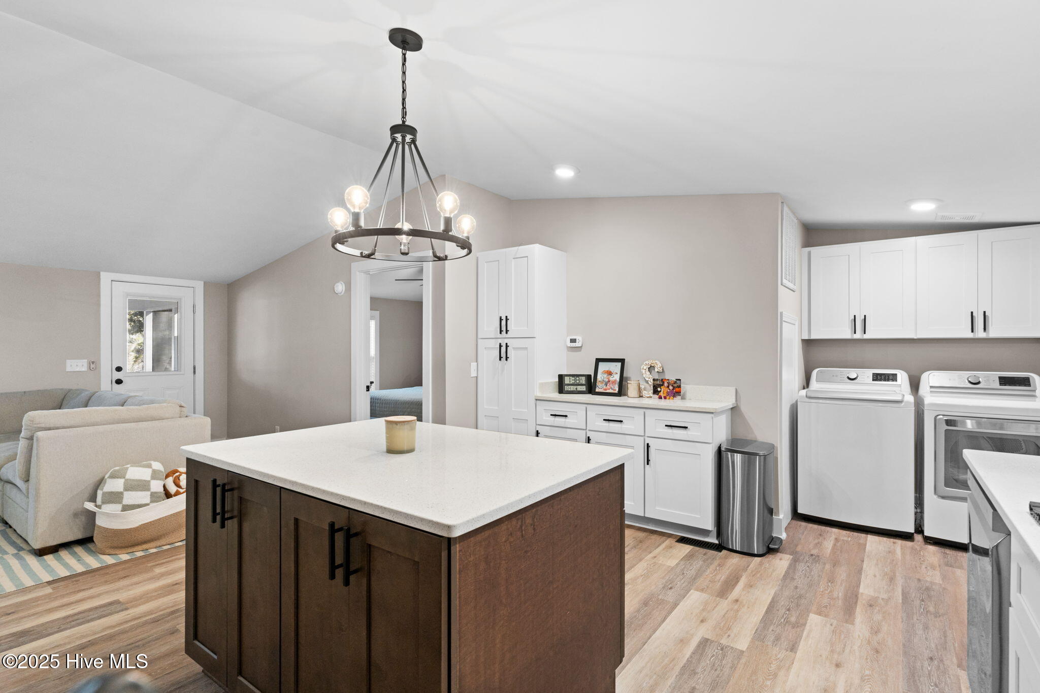 100545066 | Photo 18