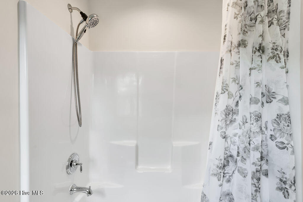 100564545 | Photo 34