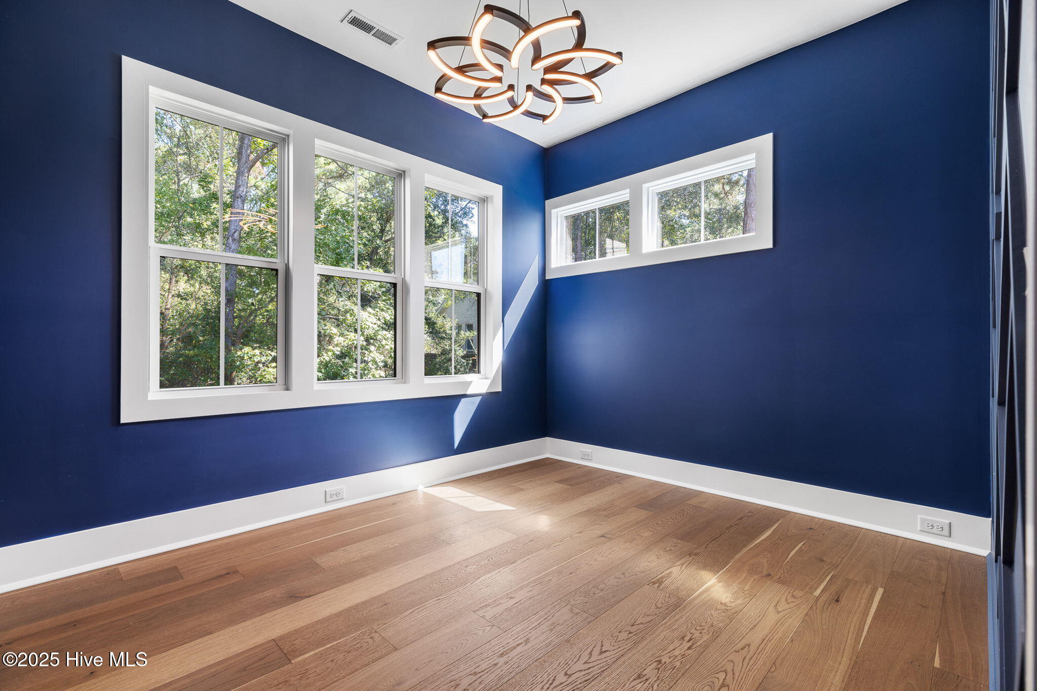 100522632 | Photo 49